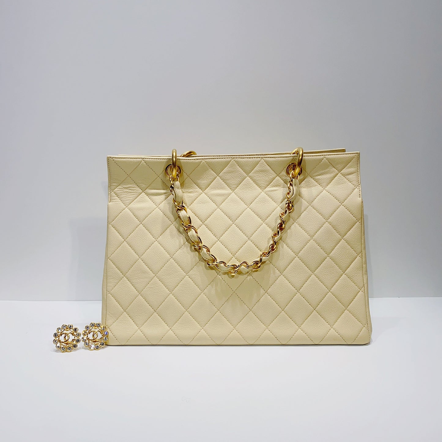 No.3829-Chanel Vintage Caviar Tote Bag