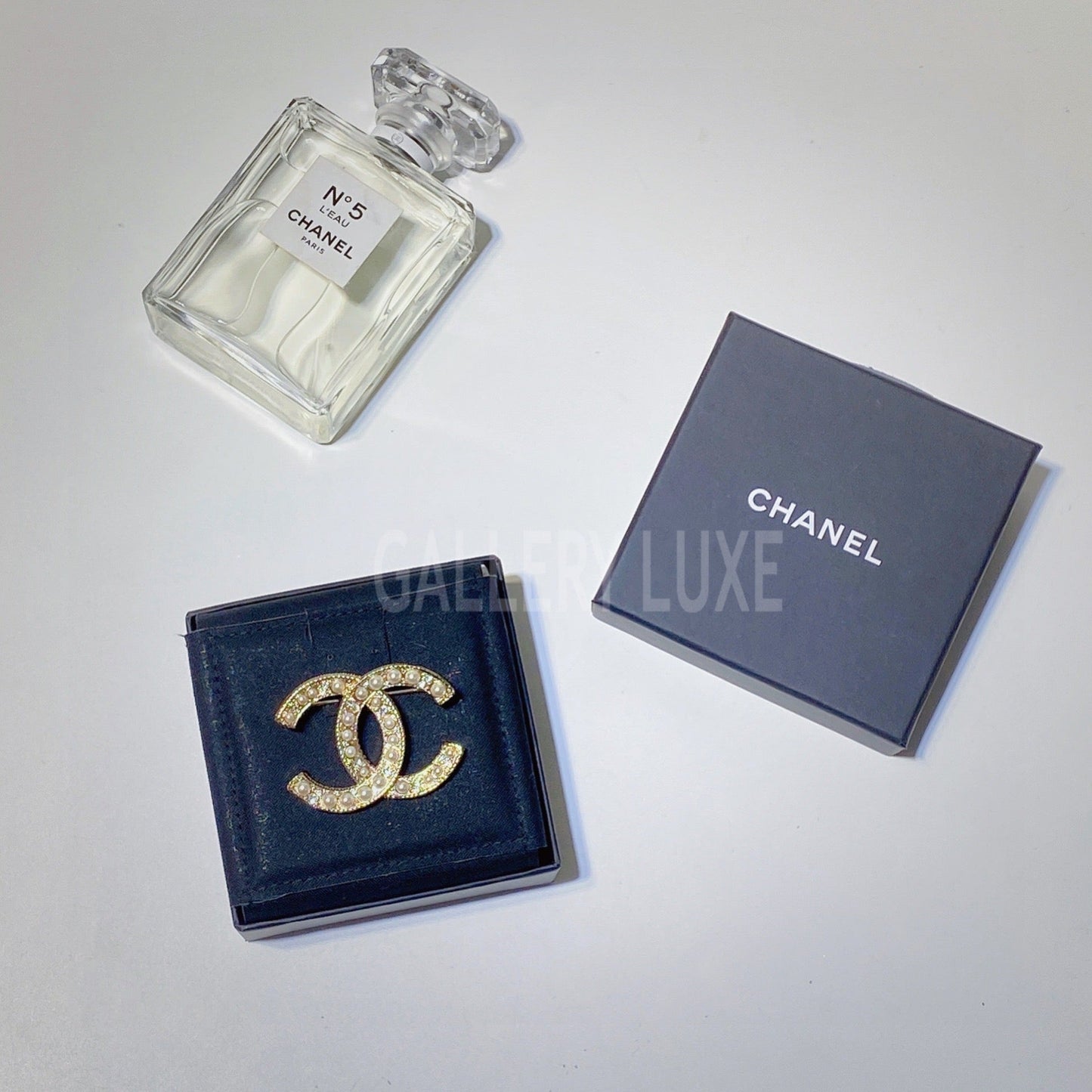 No.3010-Chanel Classic Pearl Crystal Coco Mark Brooch