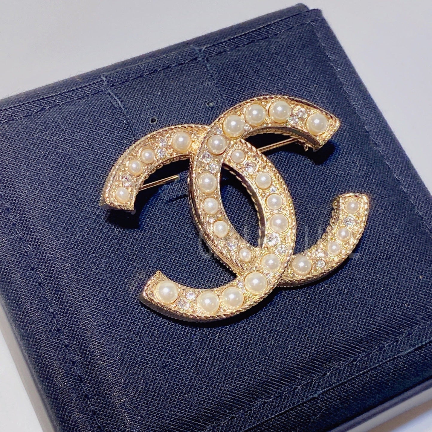 No.3010-Chanel Classic Pearl Crystal Coco Mark Brooch