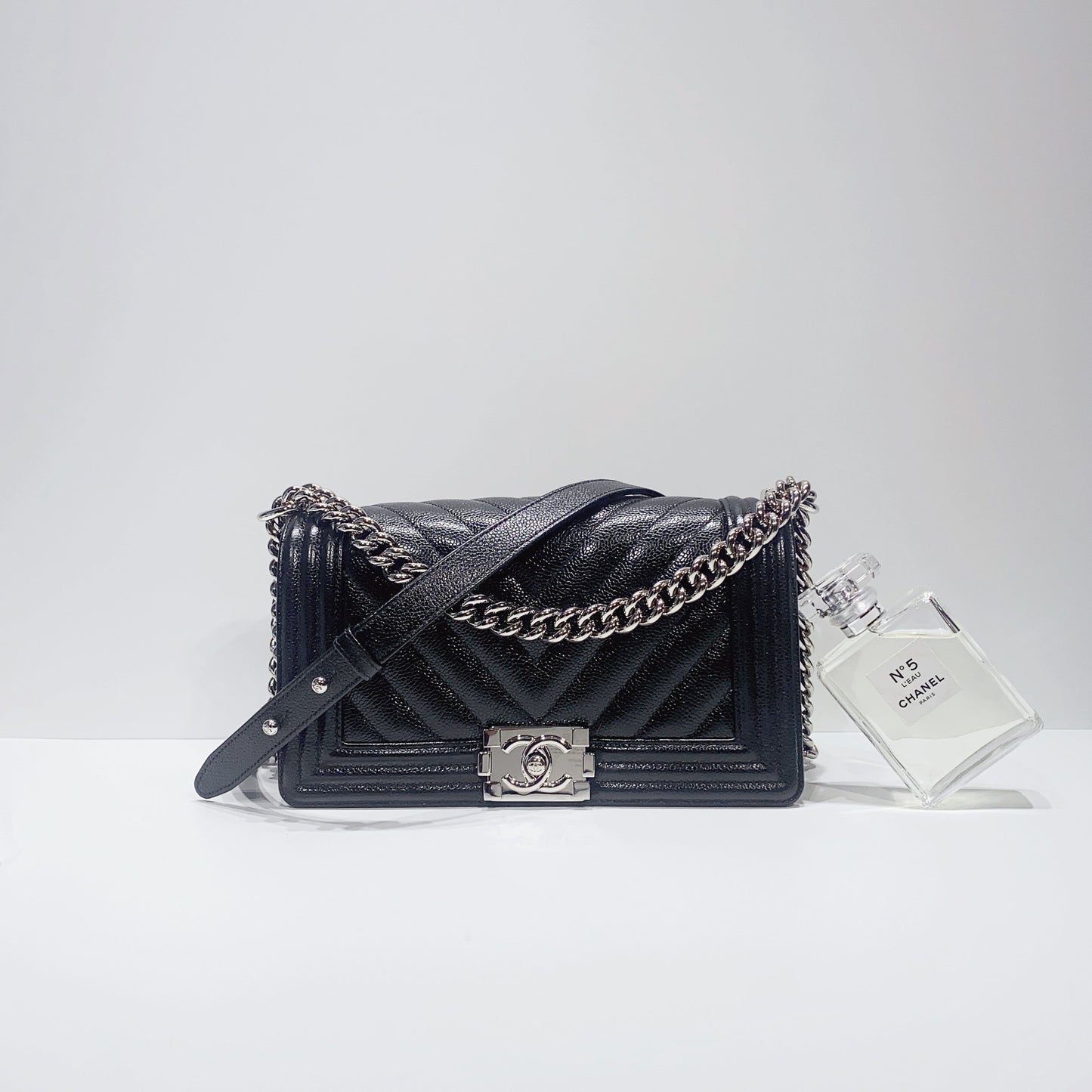 No.3877-Chanel Caviar Chevron Boy 25cm