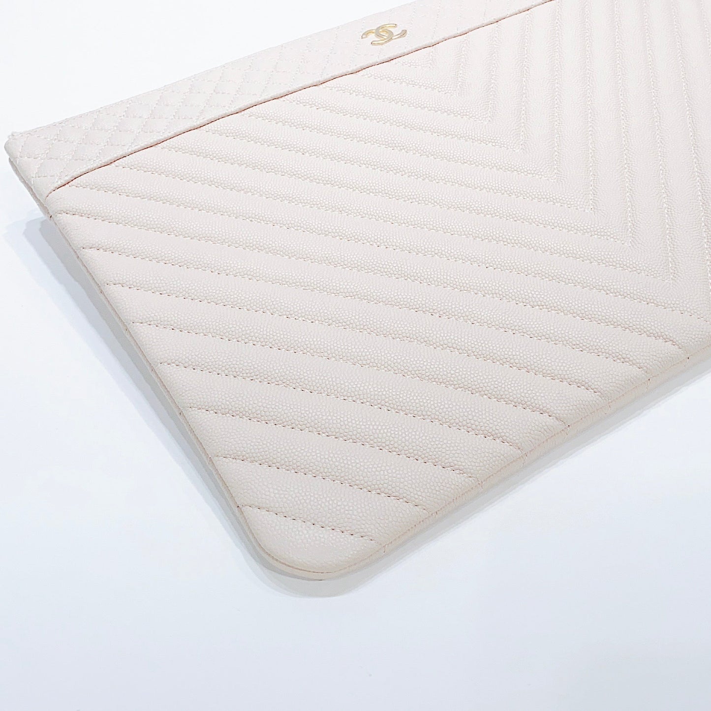 No.3882-Chanel Chevron Large O Case (Unused / 未使用品)