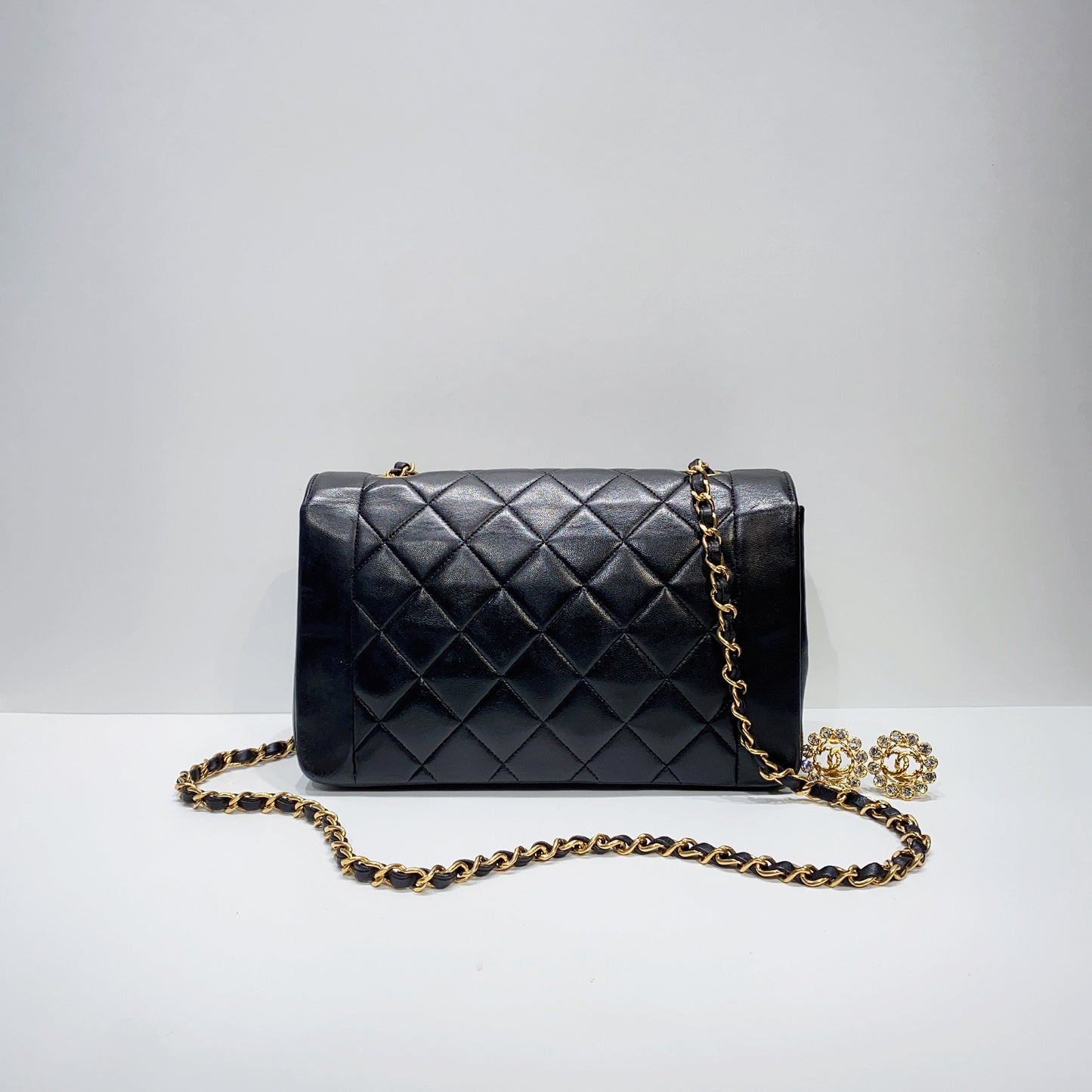 No.2539-Chanel Vintage Lambskin Diana Bag 25cm
