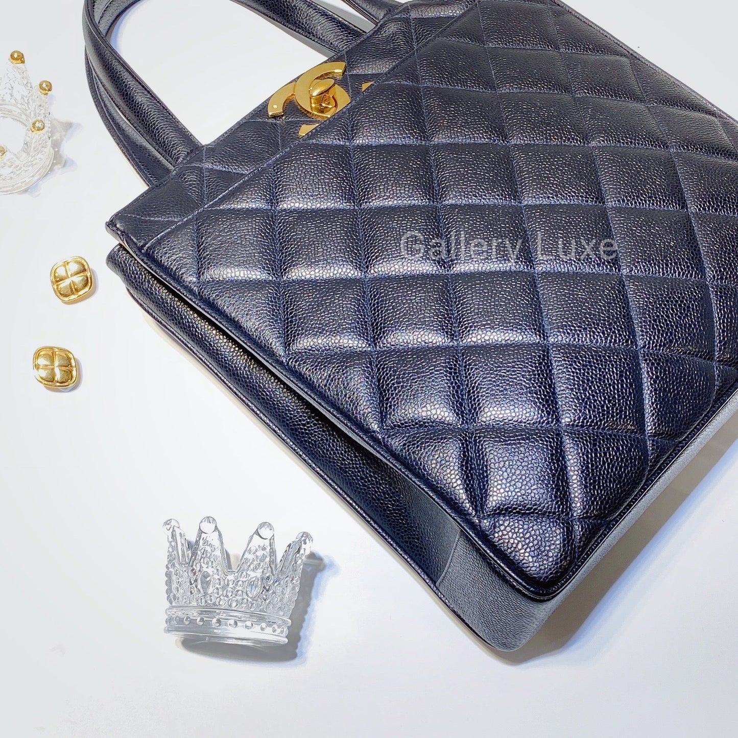 No.2700-Chanel Vintage Caviar Turn Lock Handbag