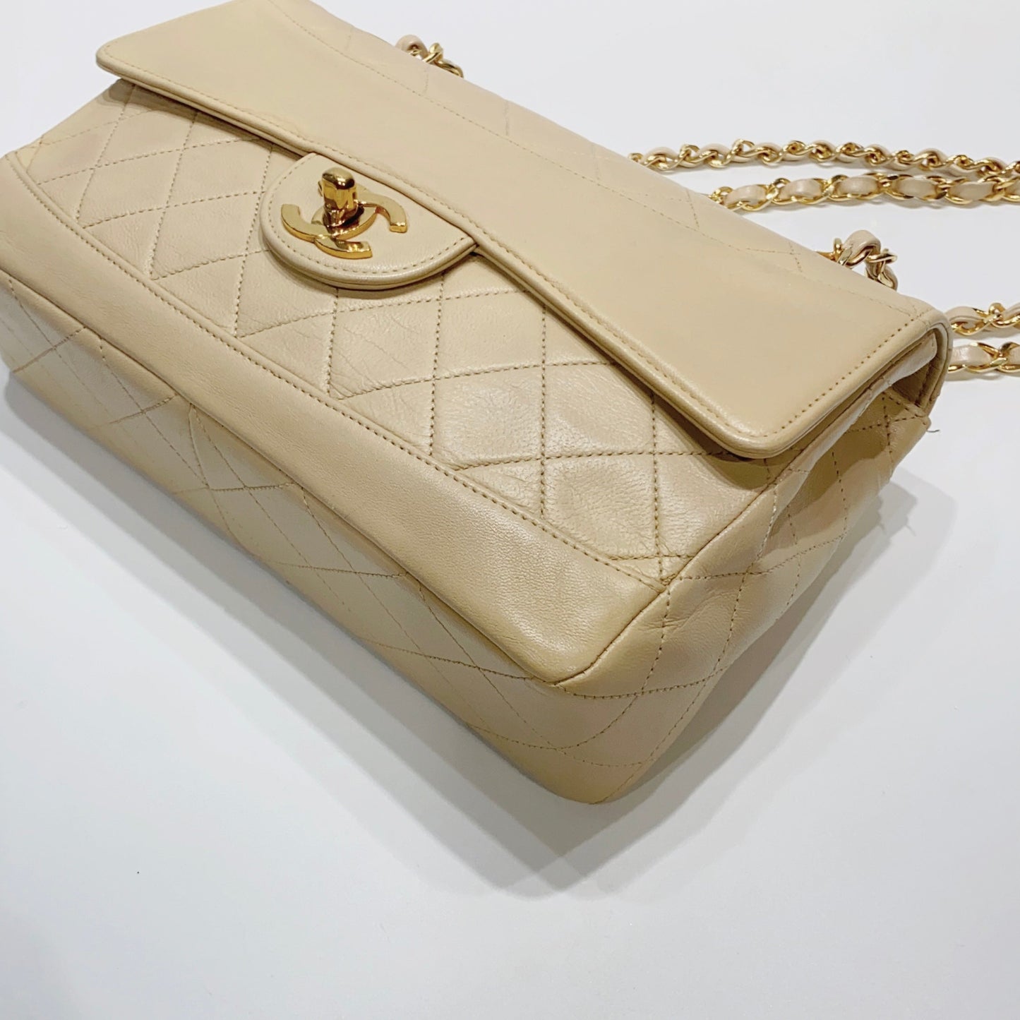 No.3916-Chanel Vintage Lambskin Flap Bag