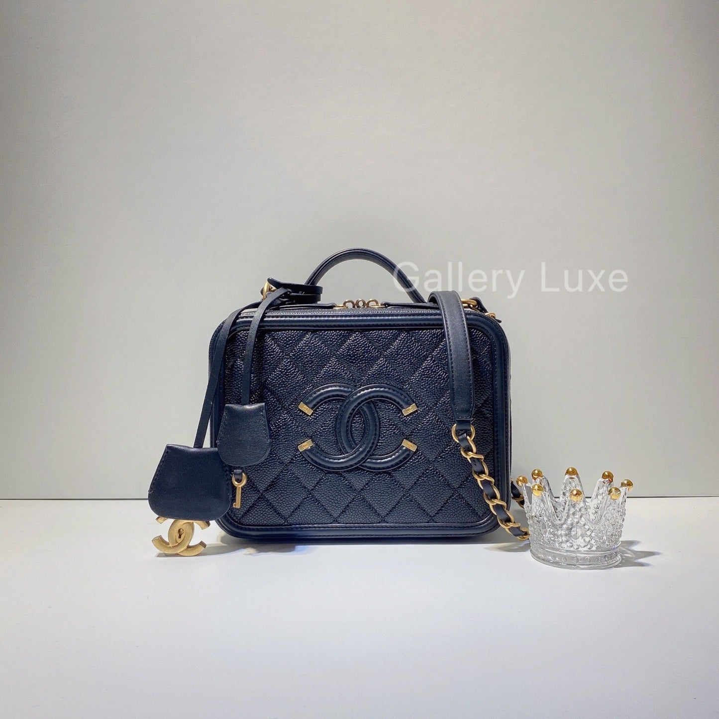No.2710-Chanel Caviar Medium CC Filigree Vanity Case