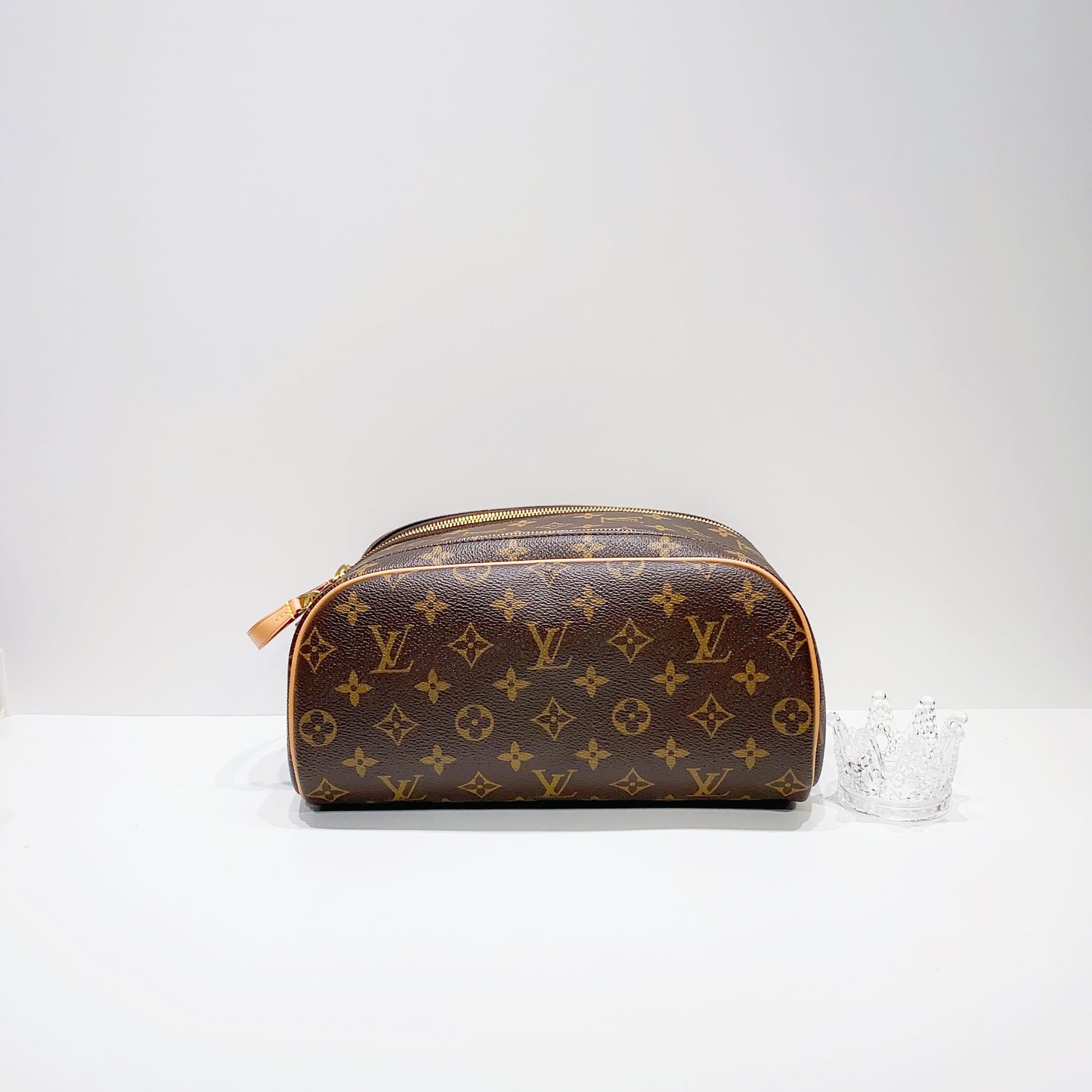 No.3925-Louis Vuitton King Size Toiletry Pouch