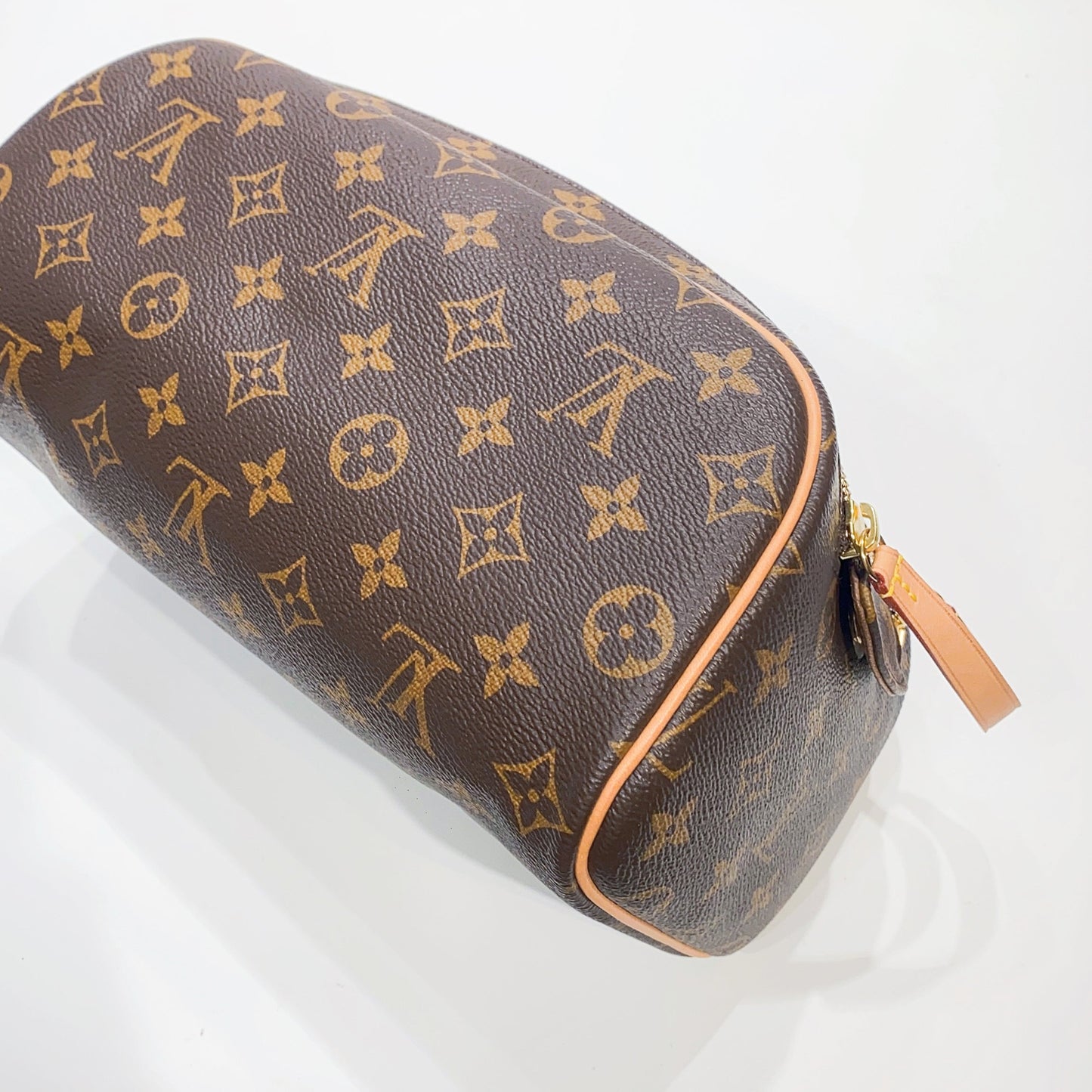 No.3925-Louis Vuitton King Size Toiletry Pouch