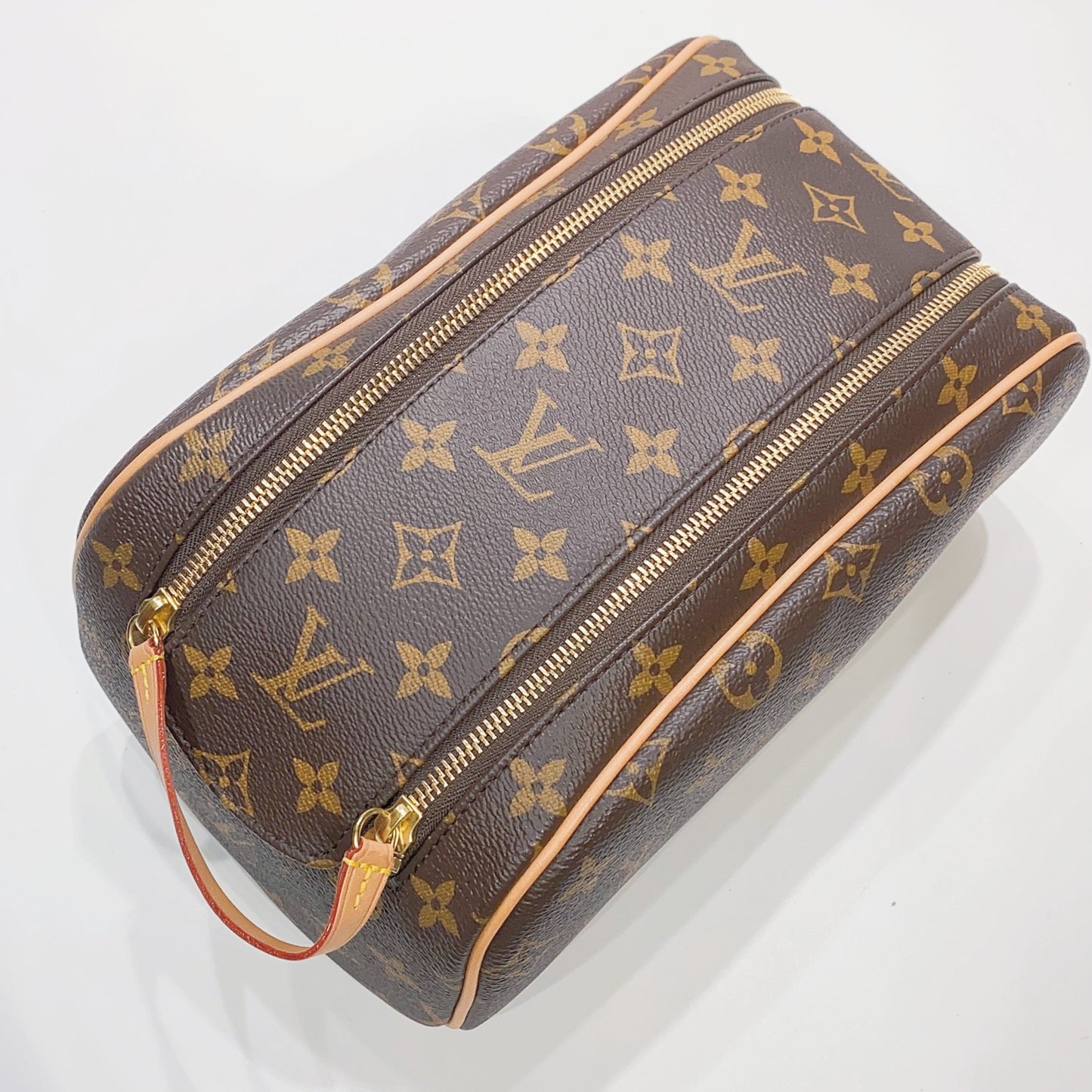 No.3925-Louis Vuitton King Size Toiletry Pouch