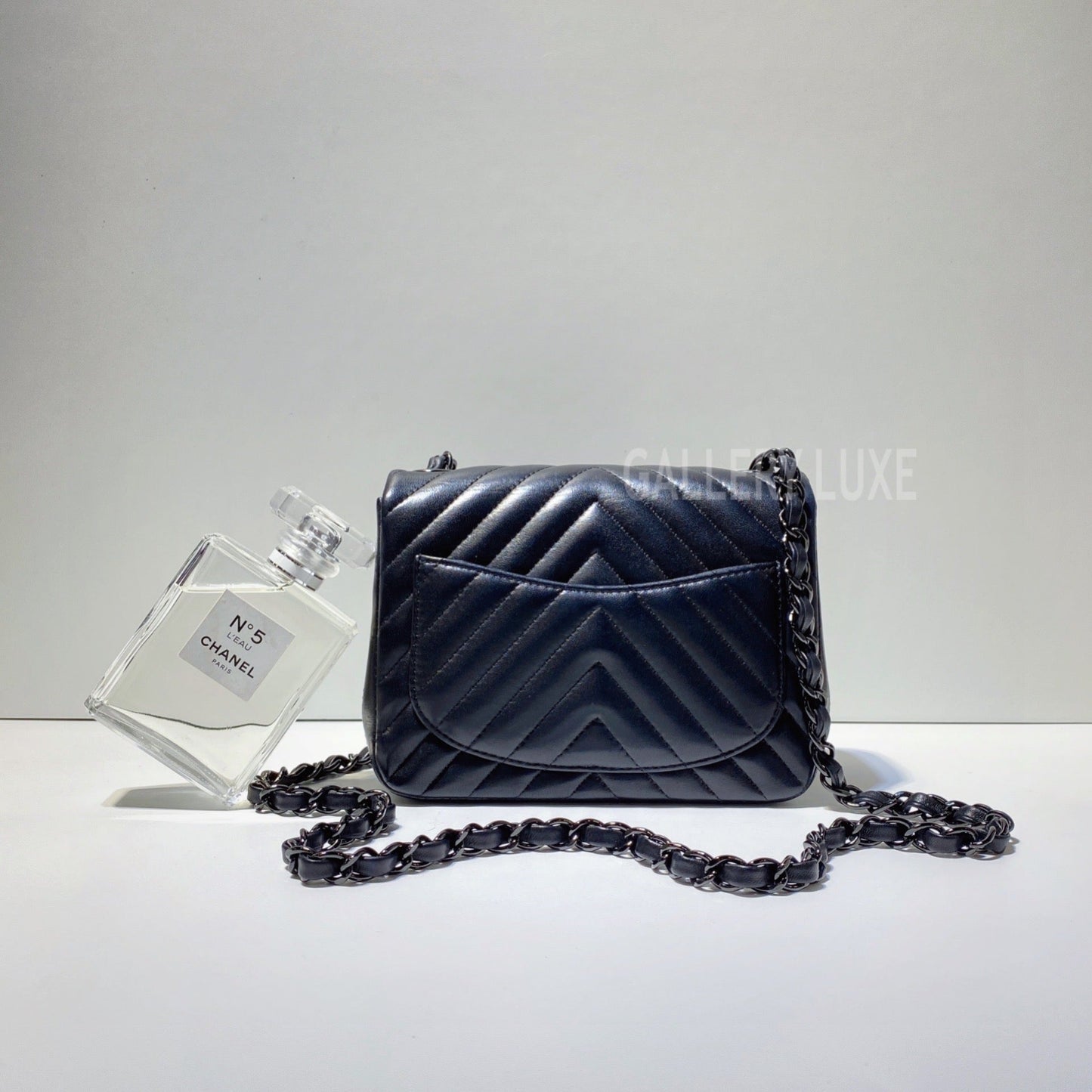 No.3037-Chanel Lambskin Chevron Classic Flap Mini 17cm