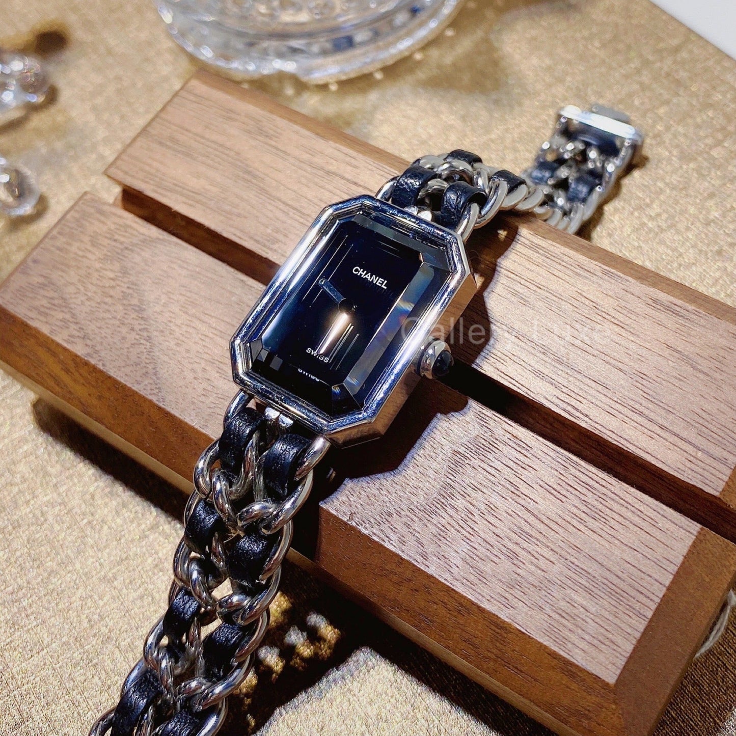 No.2705-Chanel Vintage Premiere Watch M Size