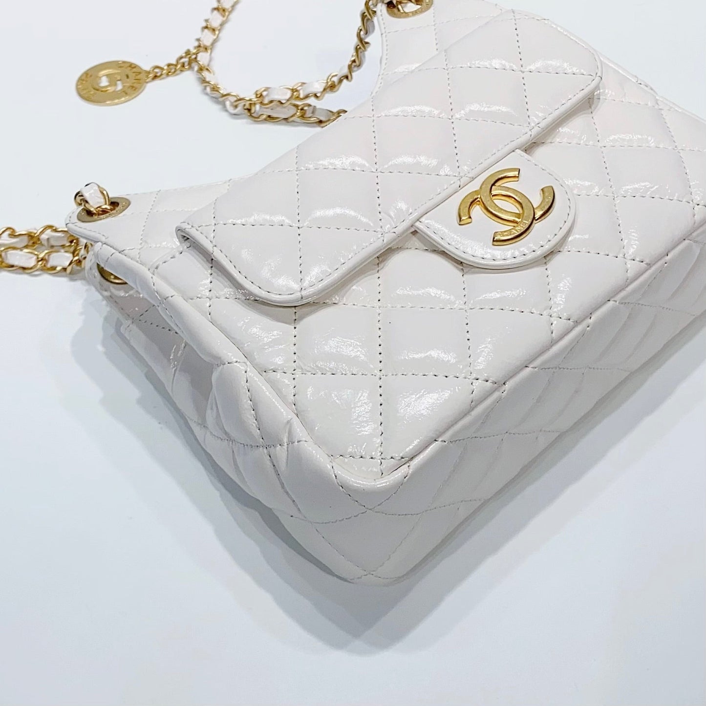 No.001558-1-Chanel Small Wavy CC Hobo Bag