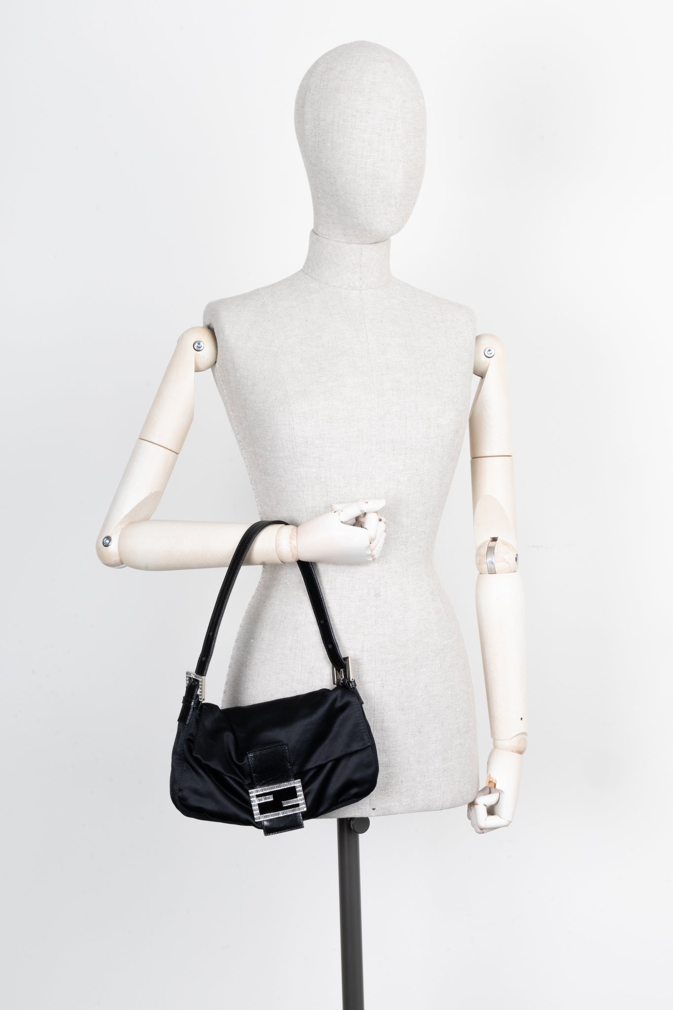 Luxury Fendi Baguette Bag Satin Black Sparkle
