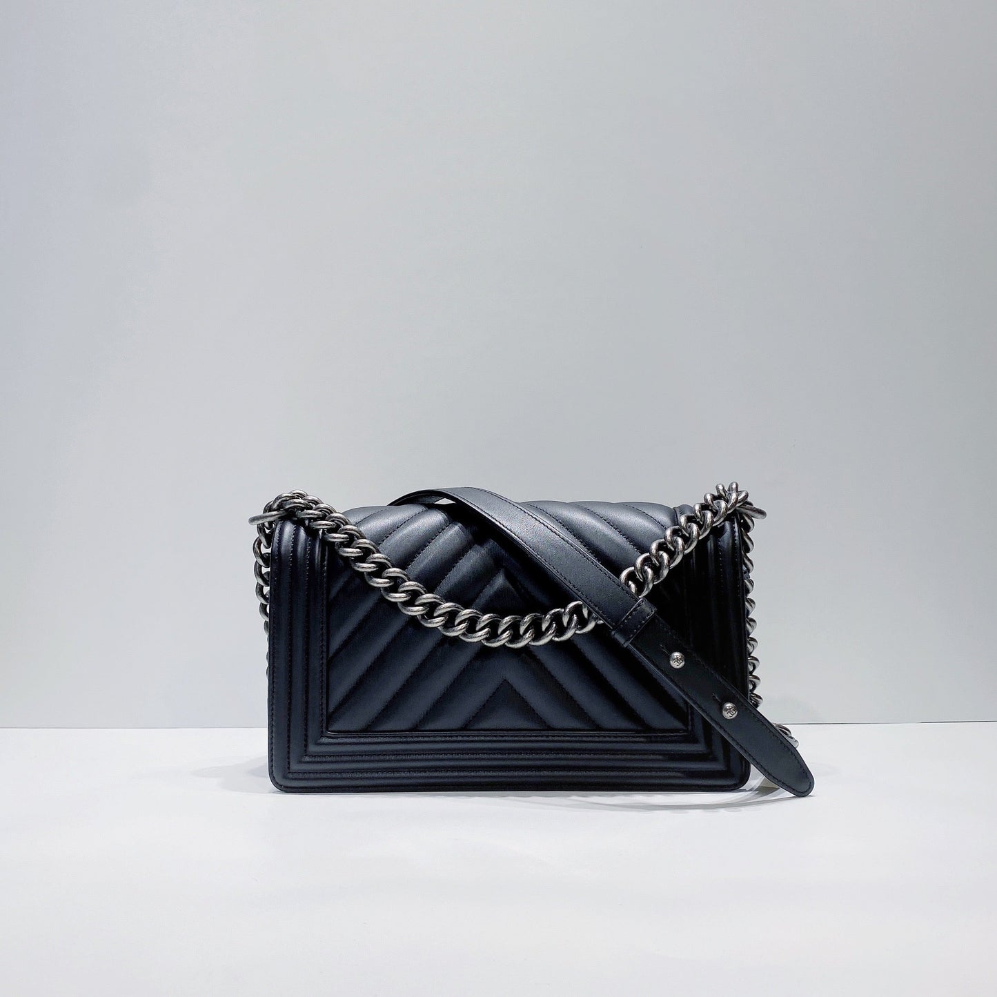 No.3590-Chanel Calfskin Chevron Boy 25cm