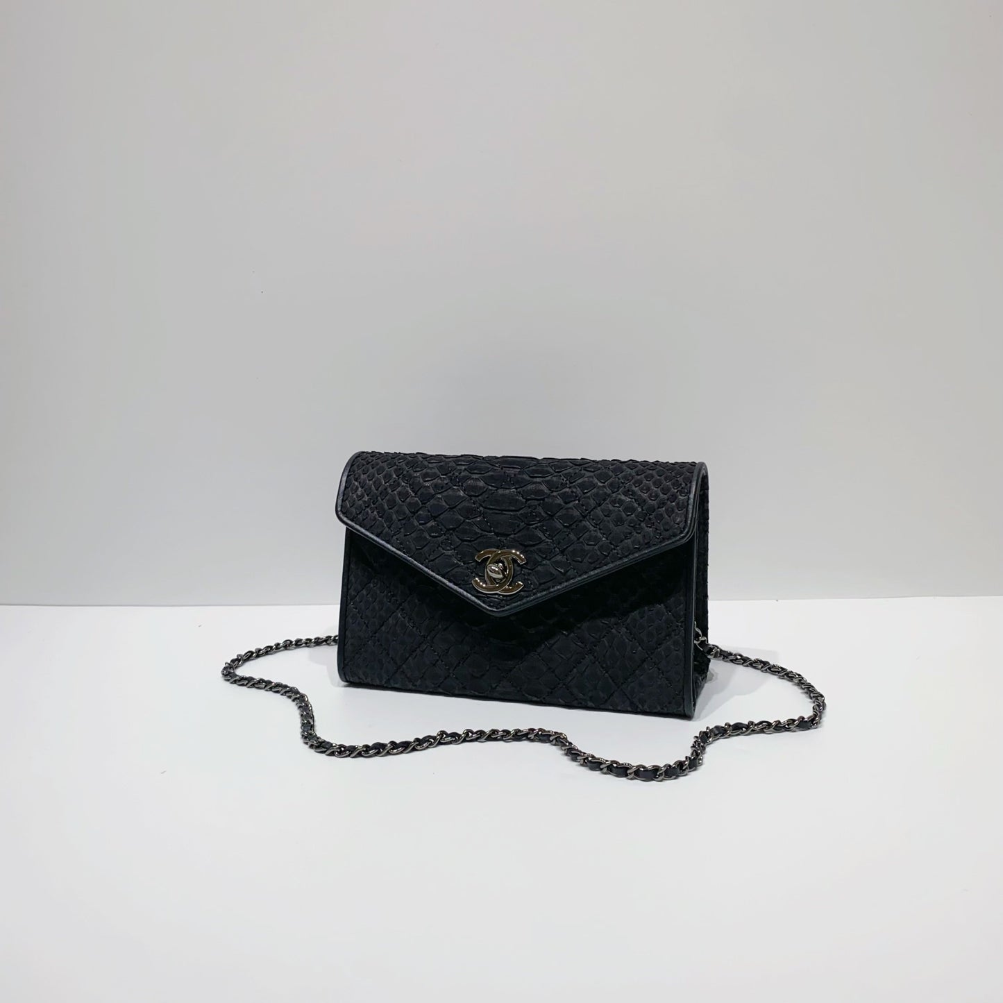 No.3959-Chanel Python Chic Envelope Flap Bag