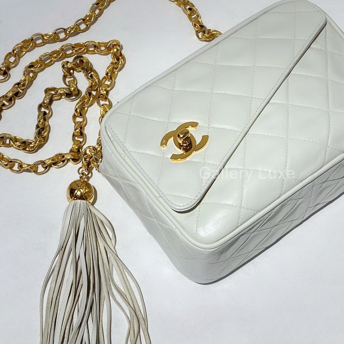 No.2300-Chanel Vintage Lambskin Camera Bag