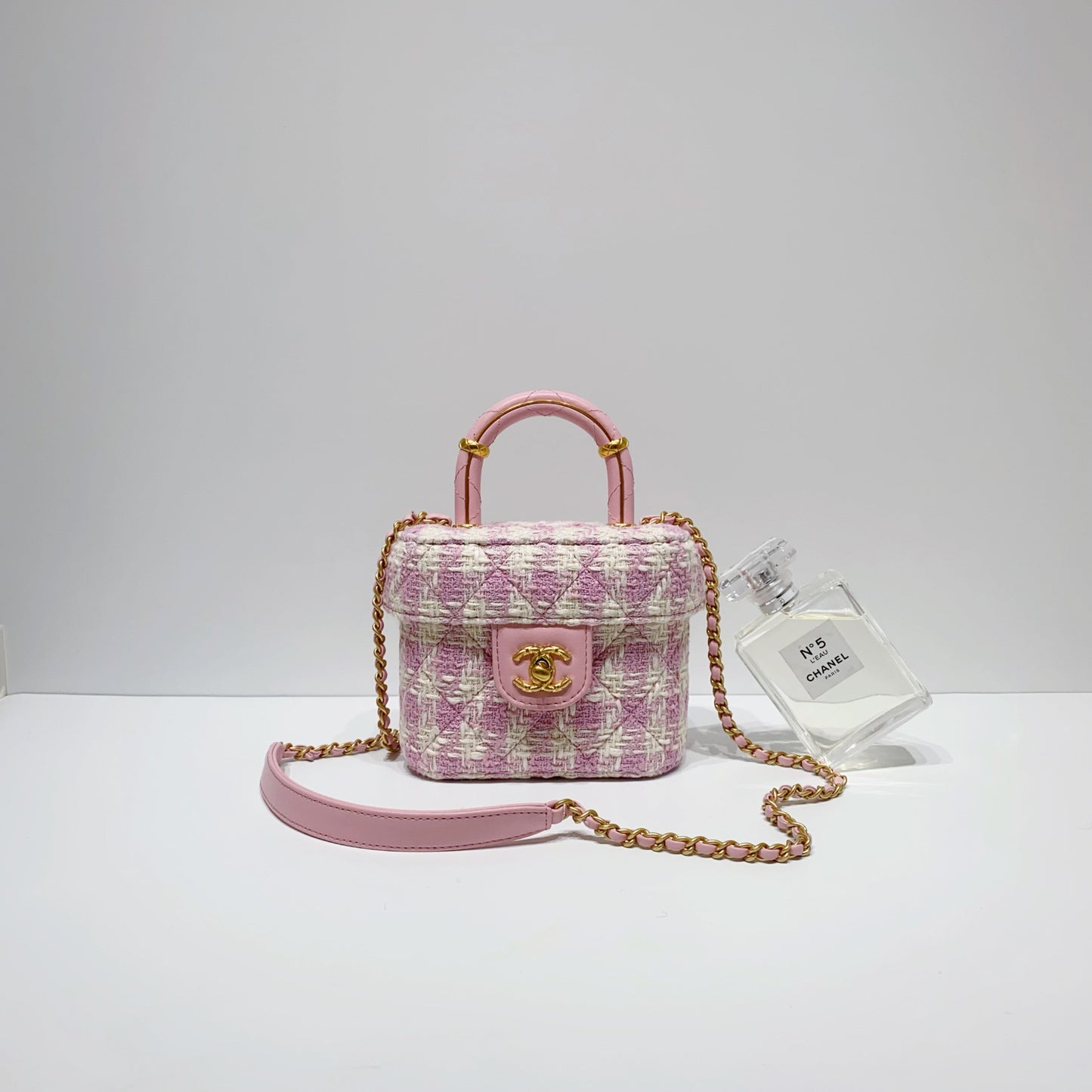 No.3966-Chanel Small Tweed Handle Crush Vanity