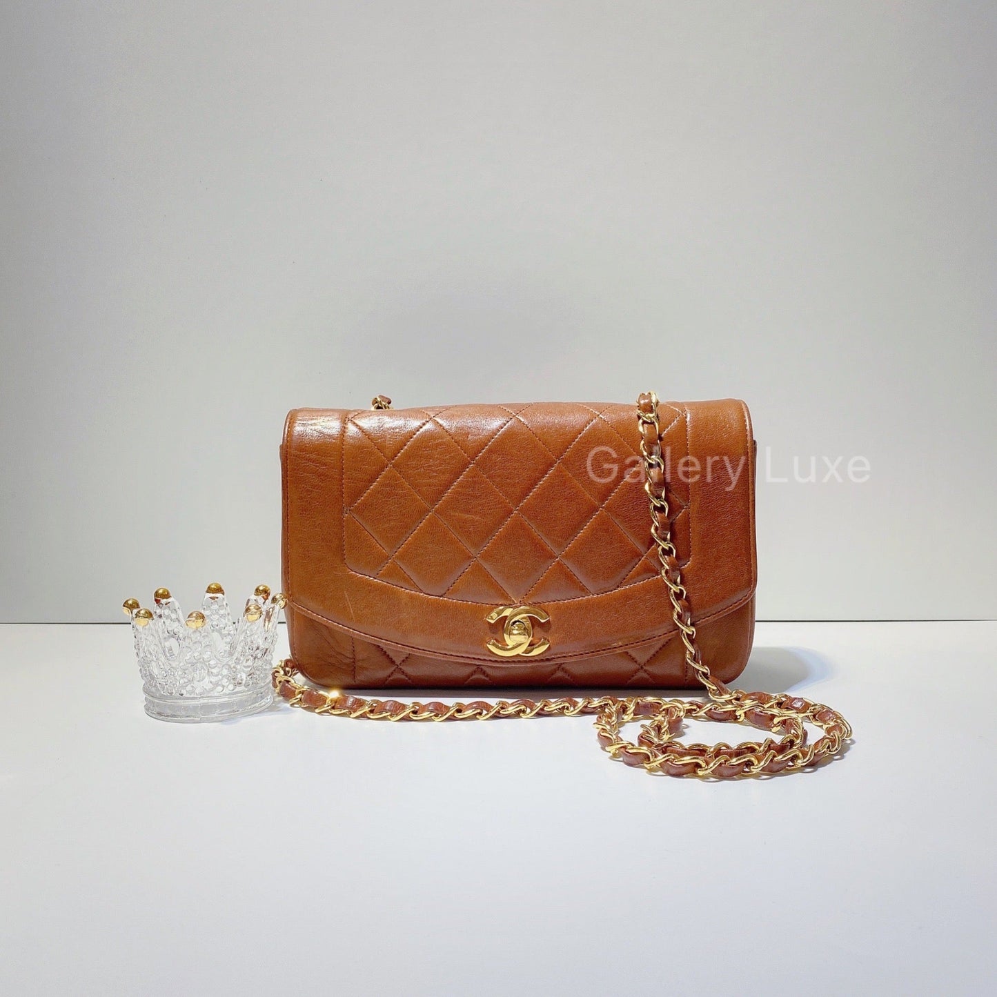 No.2632-Chanel Vintage Lambskin Diana Bag 22cm
