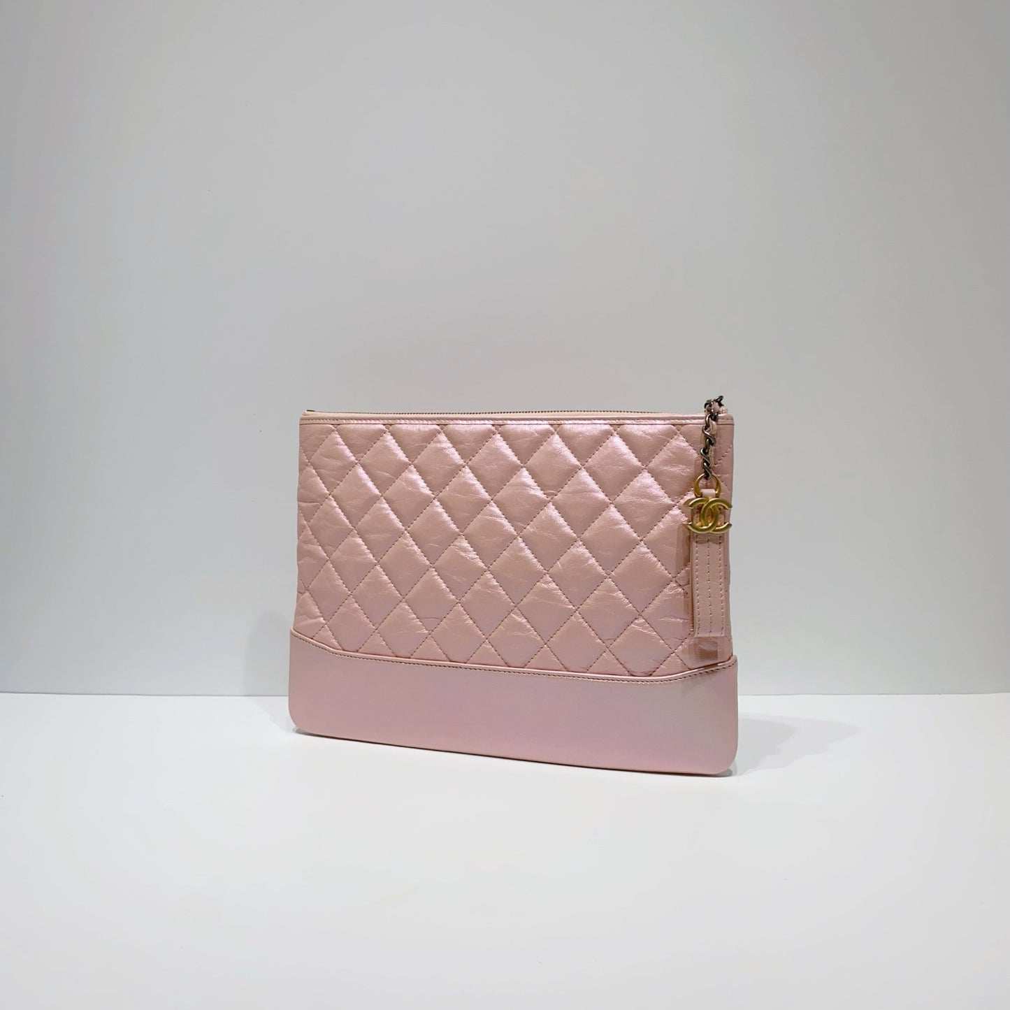 No.3962-Chanel Gabrielle Medium O Case Clutch