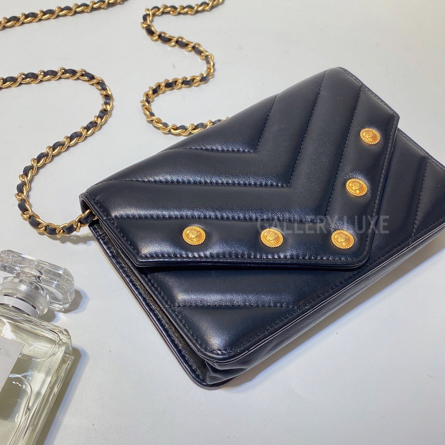 No.3057-Chanel Button Line Wallet On Chain