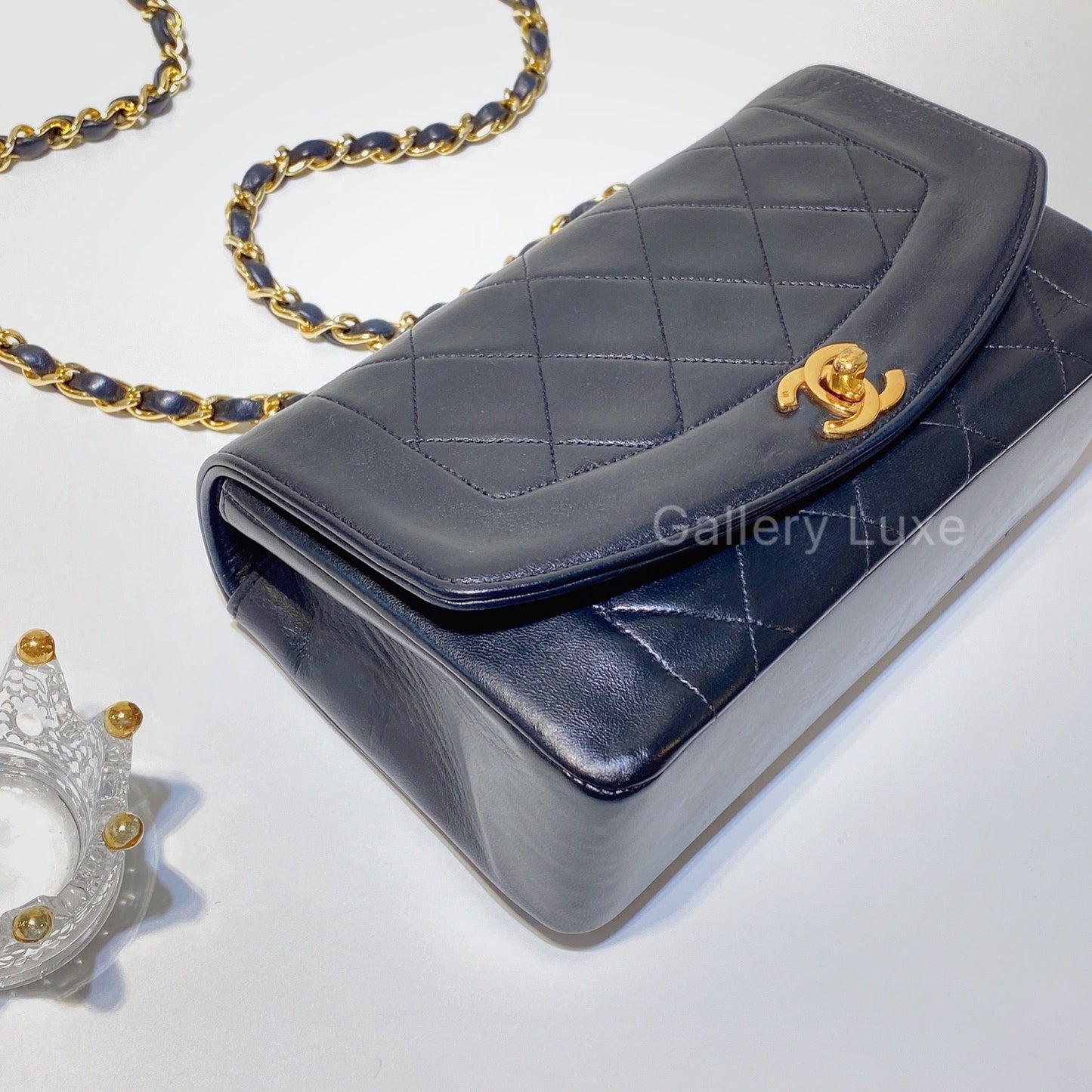 No.2190-Chanel Vintage Lambskin Diana 23cm