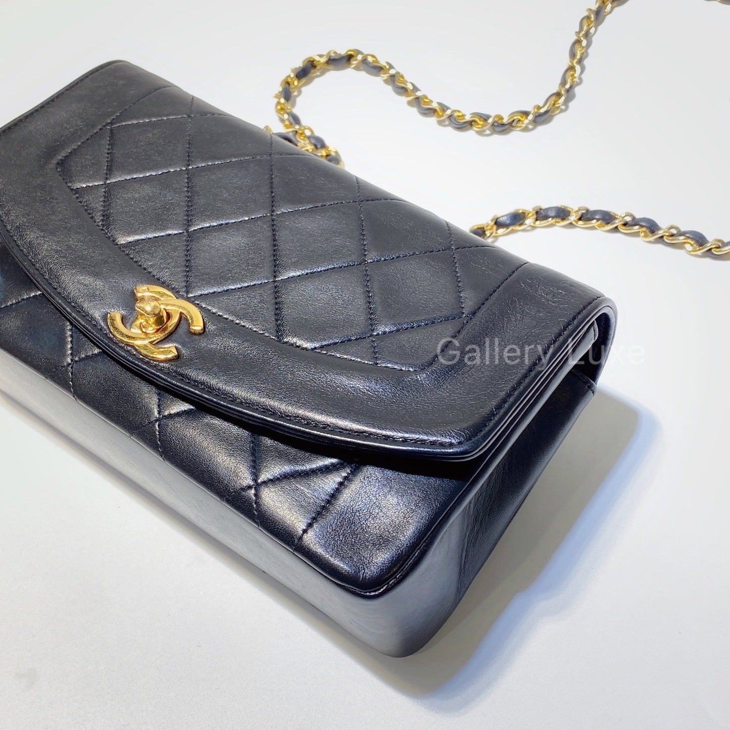 No.2190-Chanel Vintage Lambskin Diana 23cm