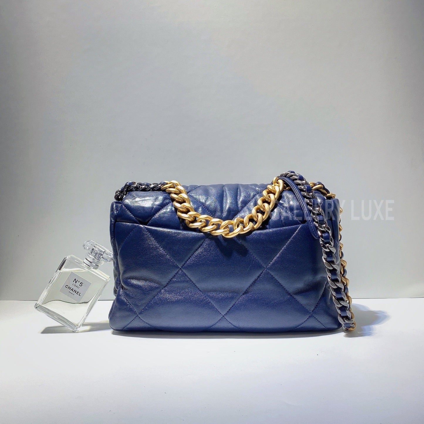 No.3061-Chanel 19 Large Handbag