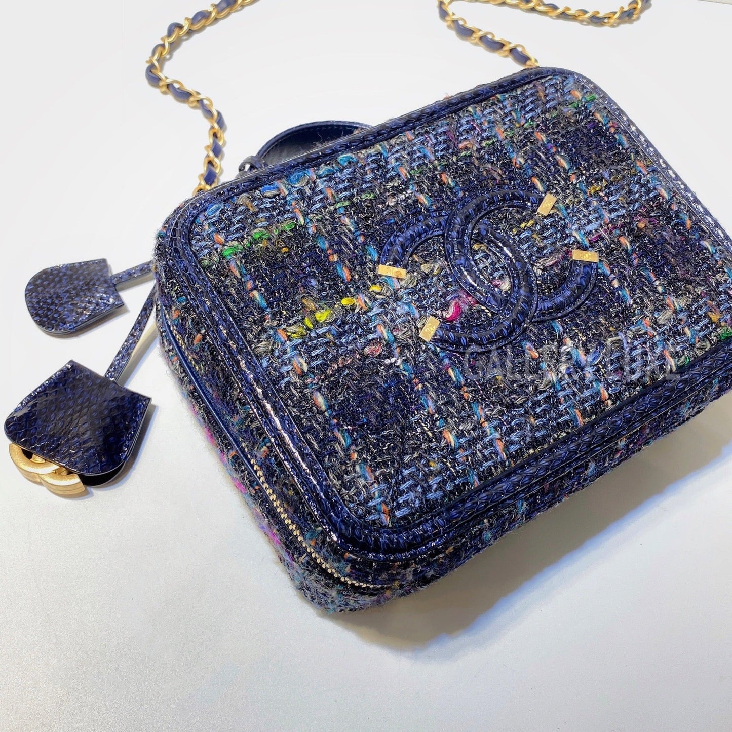 No.3062-Chanel Tweed & Elaphe Medium CC Filigree Vanity Case