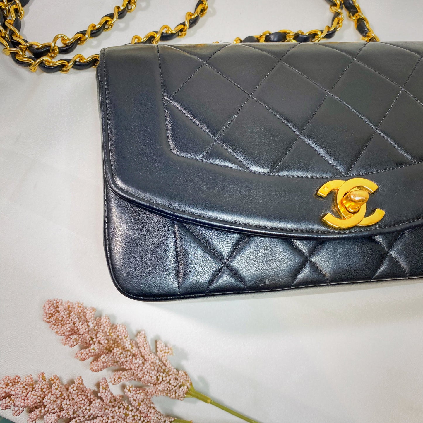No.2271-Chanel Vintage Lambskin Diana 25cm