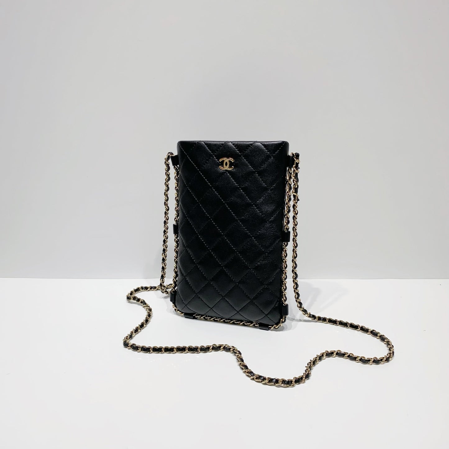 No.4003-Chanel Tech Take Away Phone Holder With Chain