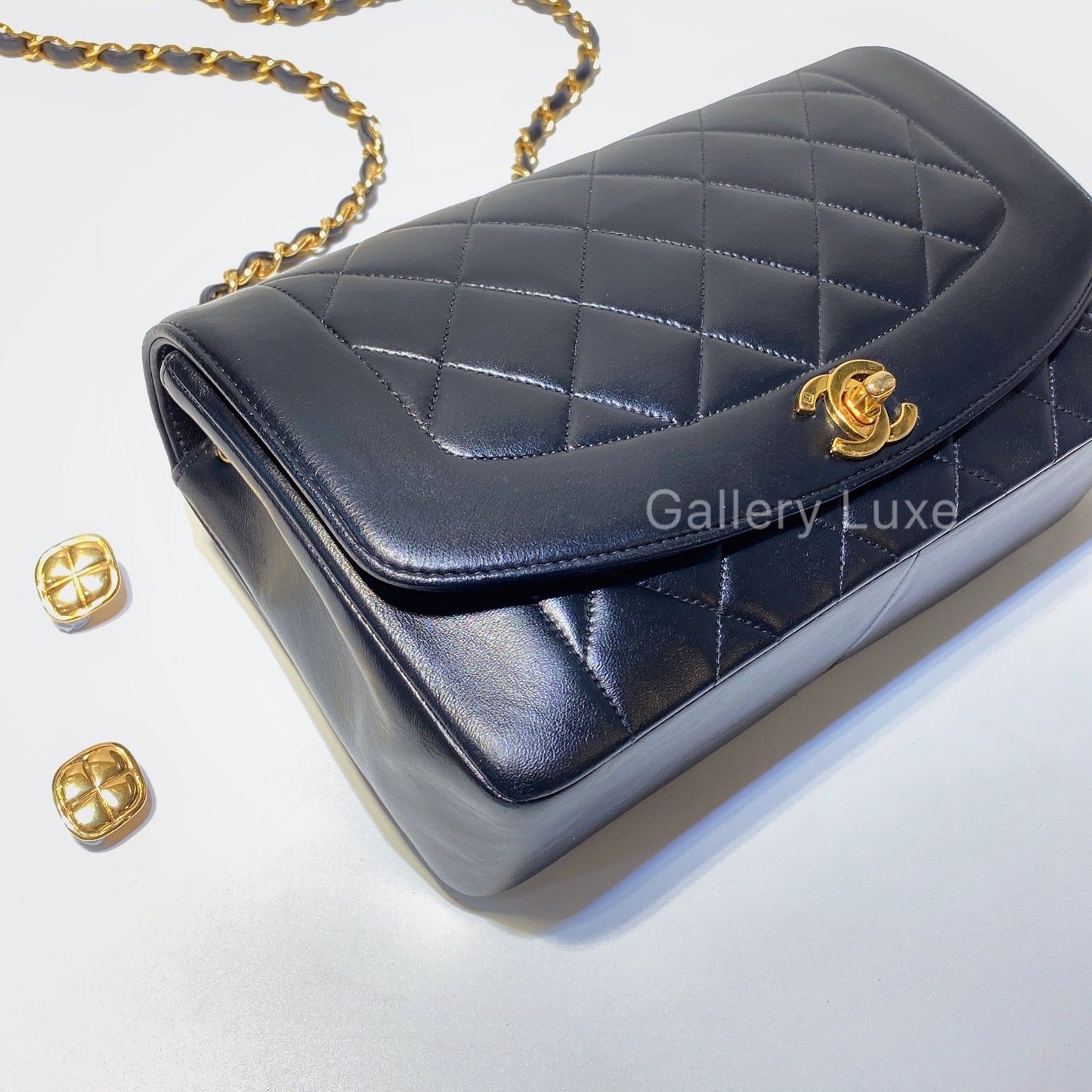 No.2717-Chanel Vintage Lambskin Diana Bag 25cm