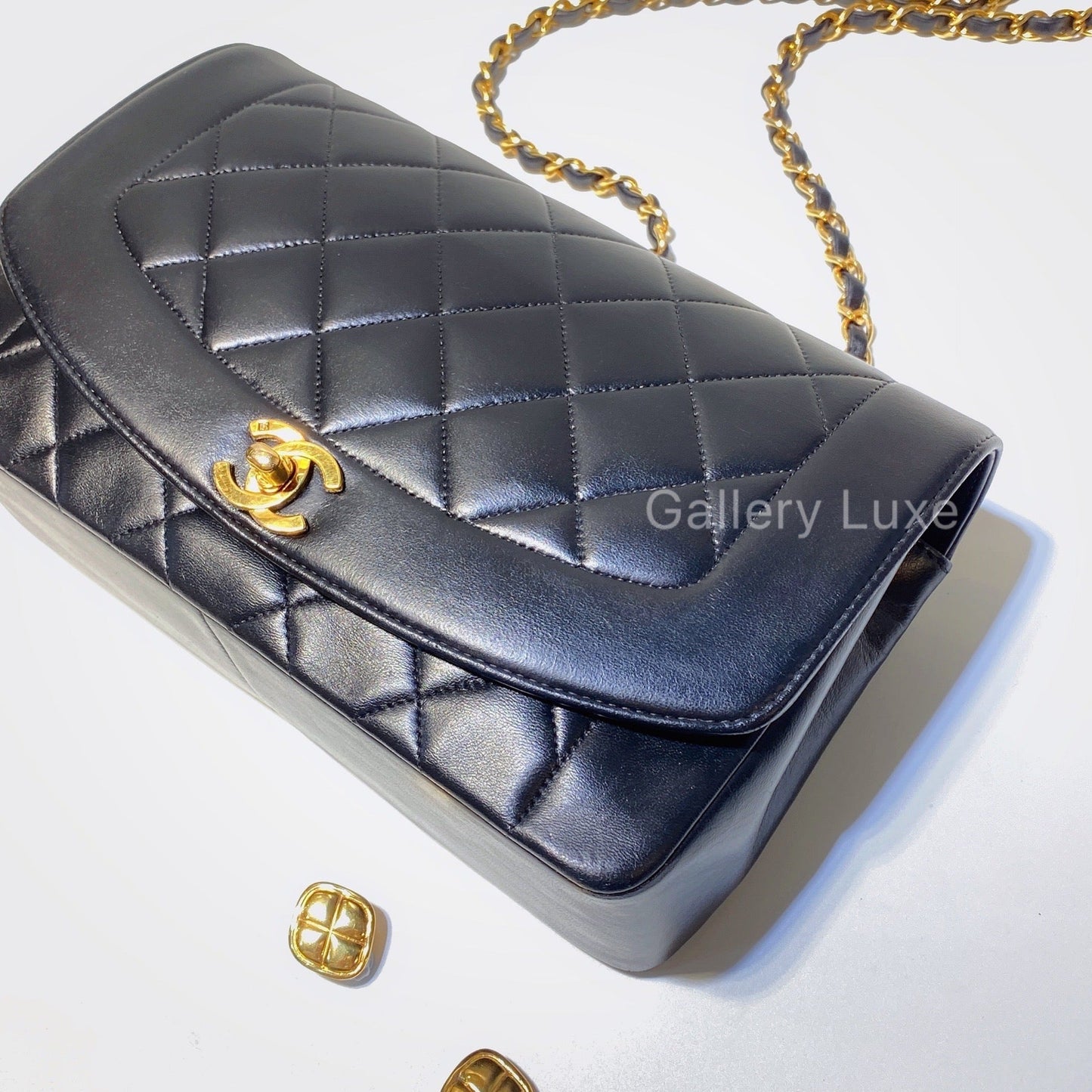 No.2717-Chanel Vintage Lambskin Diana Bag 25cm