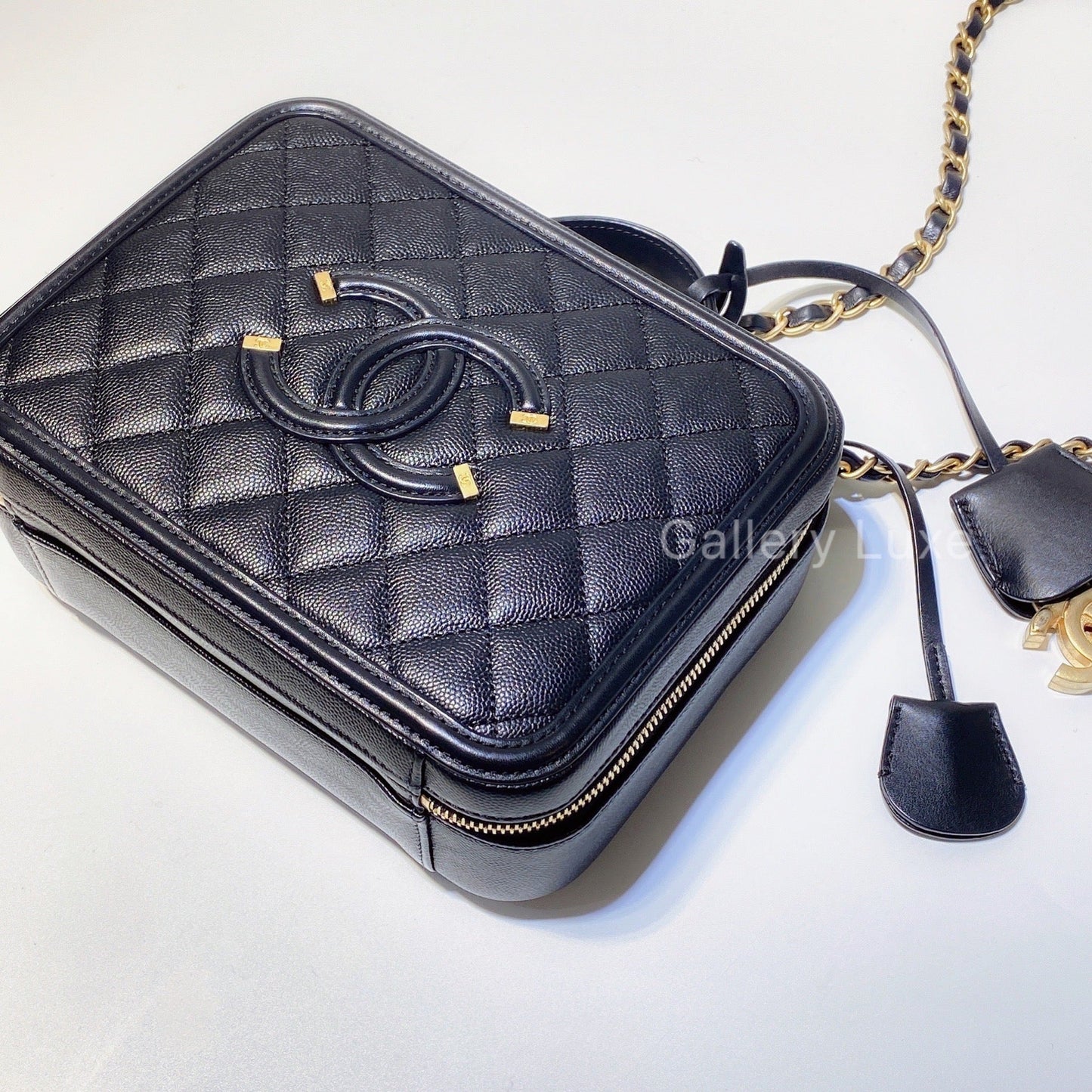 No.2759-Chanel Caviar Medium CC Filigree Vanity Case