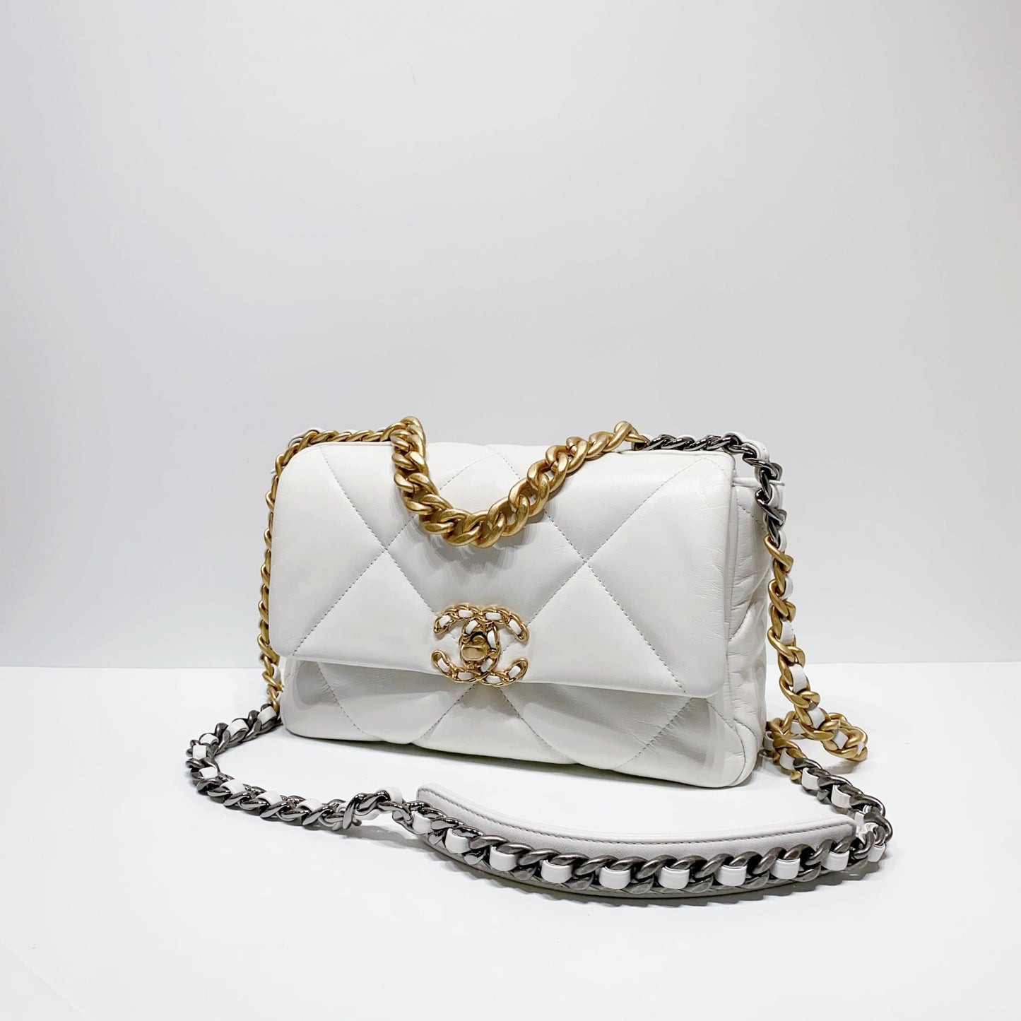 No.4030-Chanel 19 Small Handbag