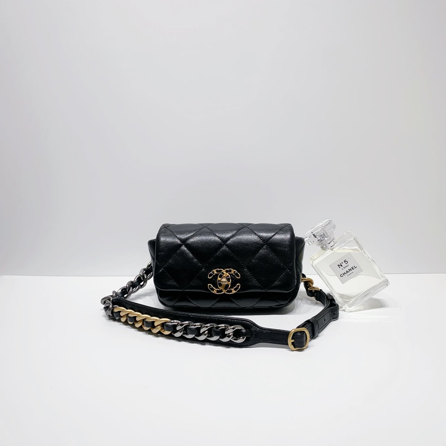 No.4032-Chanel 19 Waist Bag