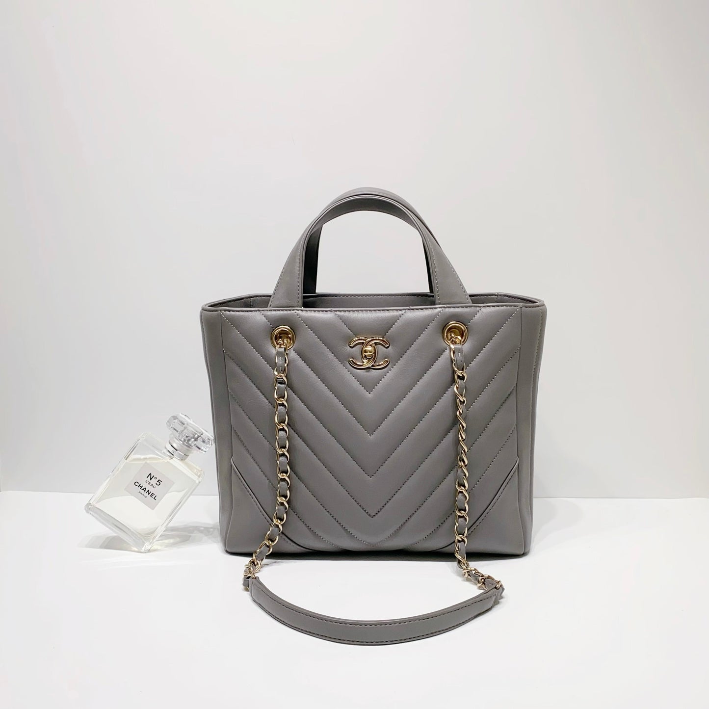 No.4044-Chanel Chevron Statement Small Tote Bag