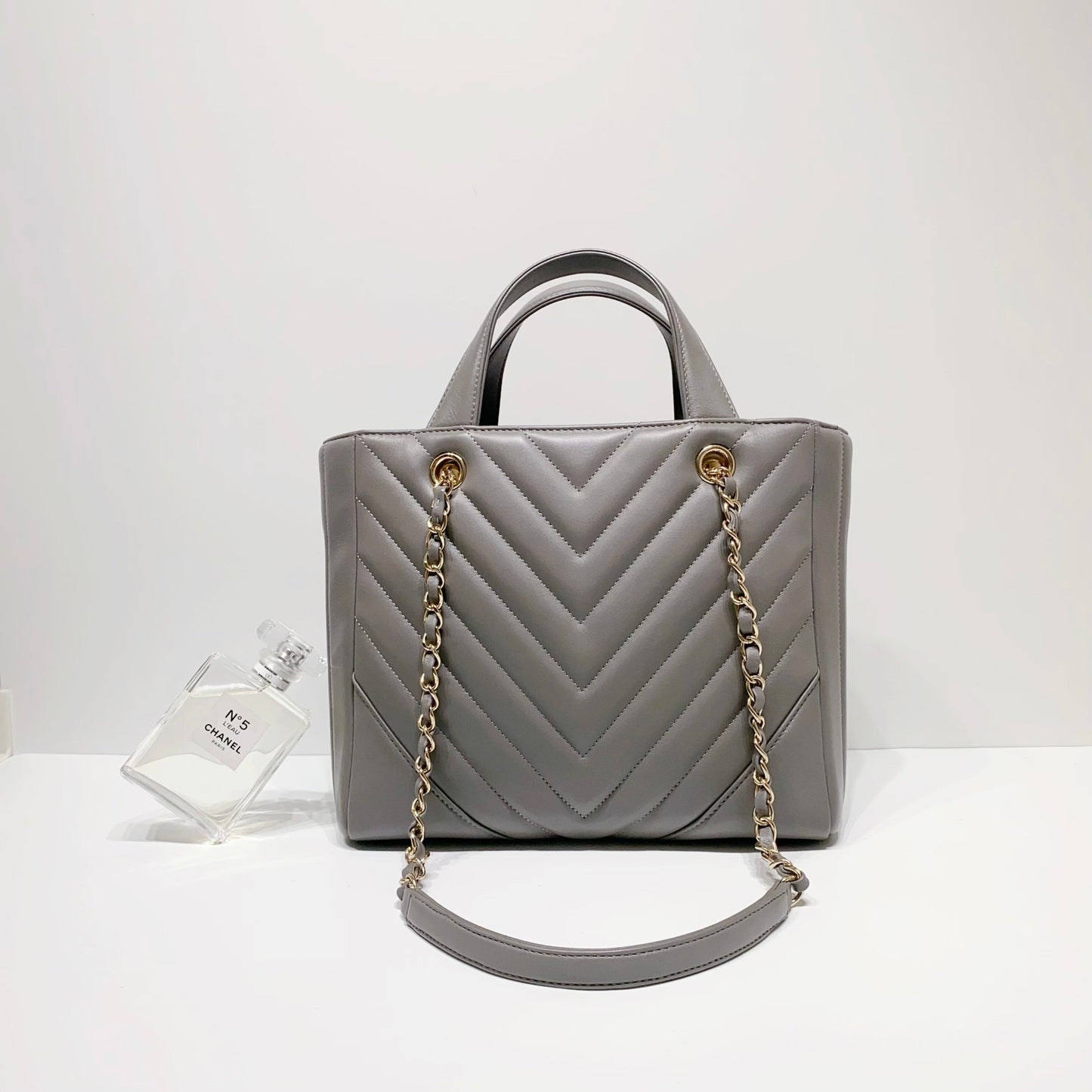 No.4044-Chanel Chevron Statement Small Tote Bag