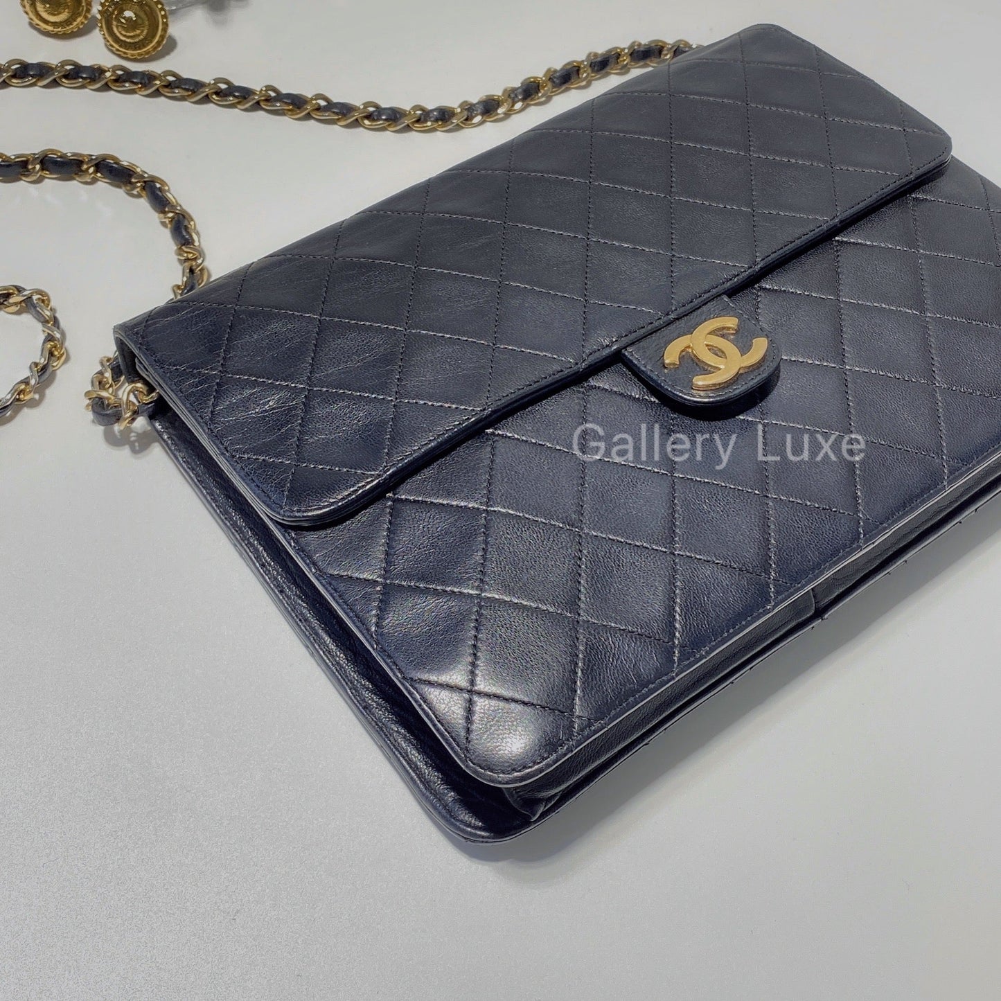 No.2472-Chanel Vintage Lambskin Shoulder Bag