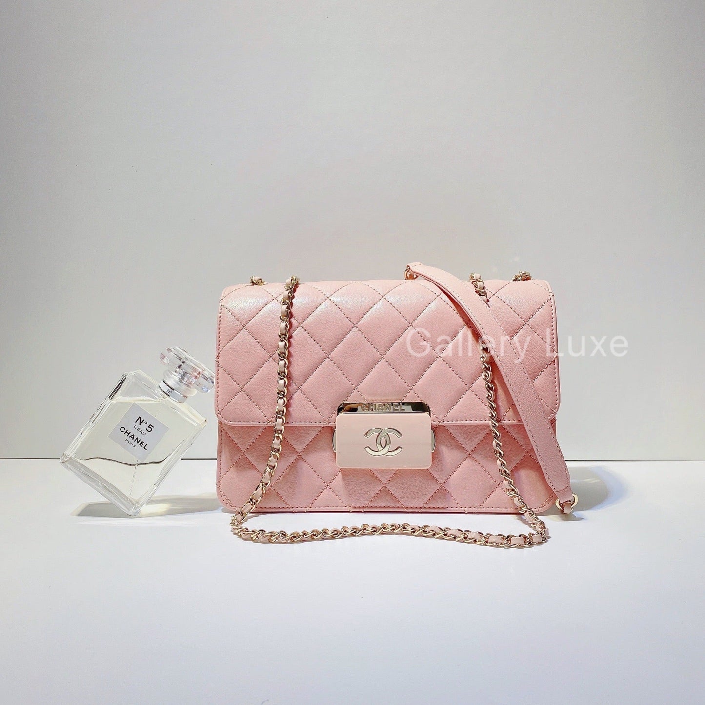 No.2768-Chanel Beauty Lock Flap Bag