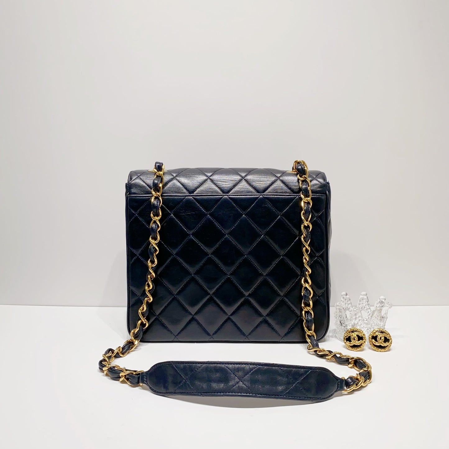 No.4069-Chanel Vintage Lambskin Turn-Lock Flap Bag