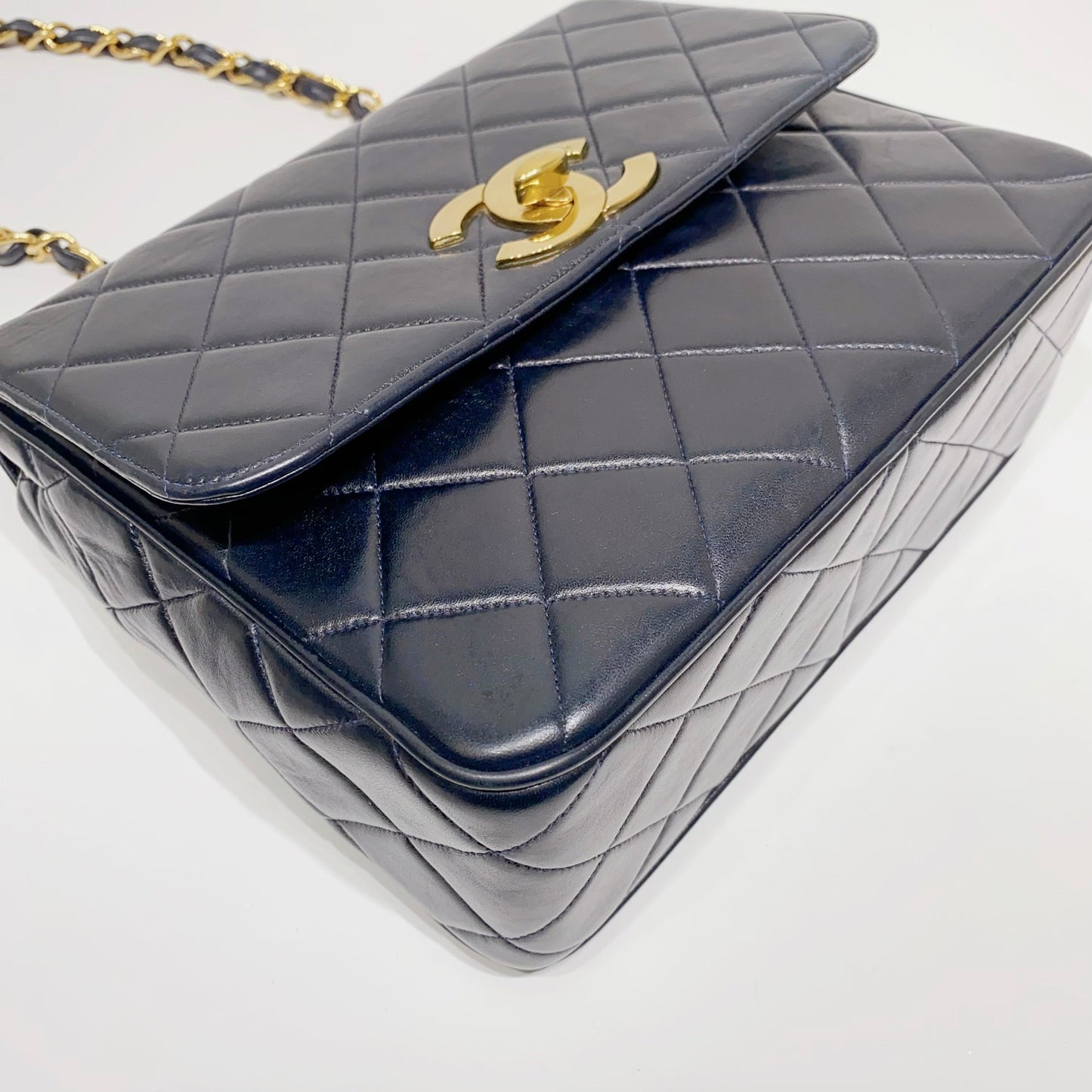 No.4069-Chanel Vintage Lambskin Turn-Lock Flap Bag