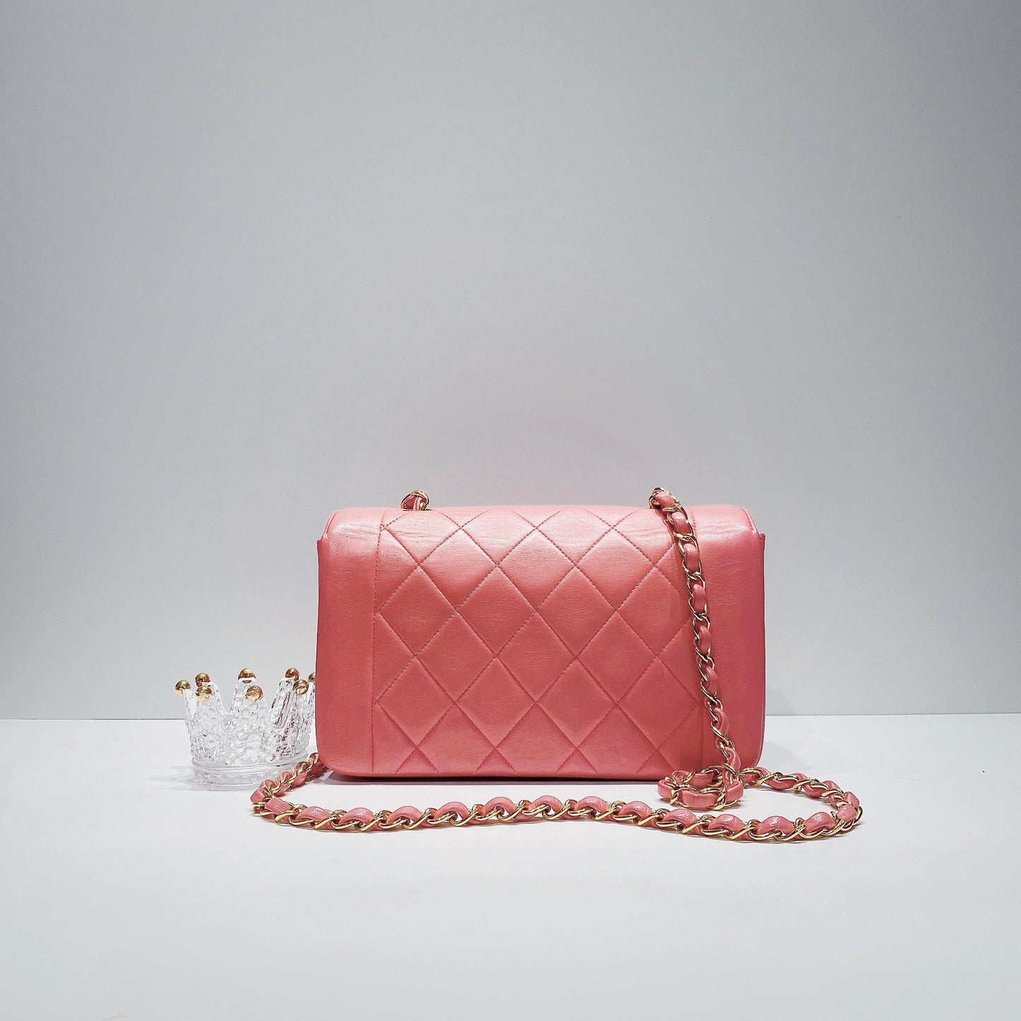 No.001328-Chanel Vintage Lambskin Diana Bag 22cm