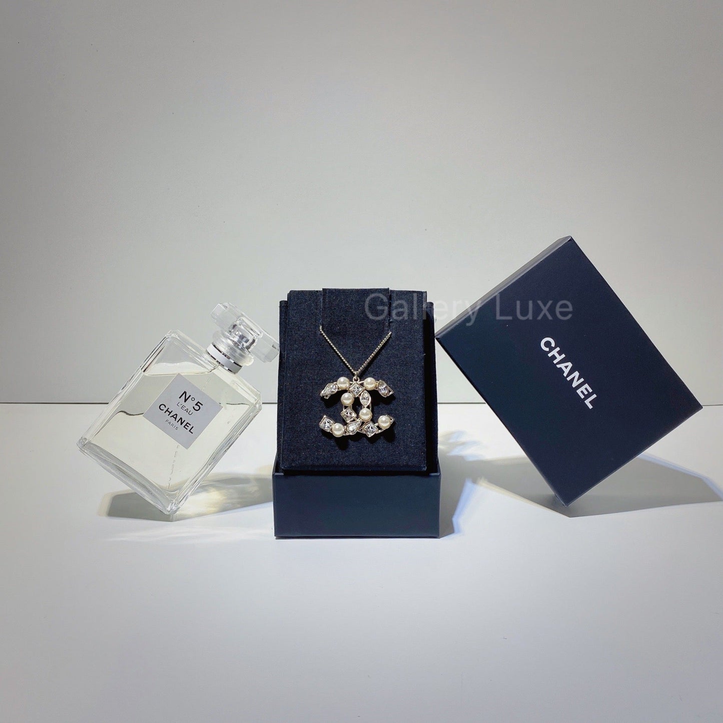 No.2770-Chanel Crystal Pearl Coco Mark Necklace