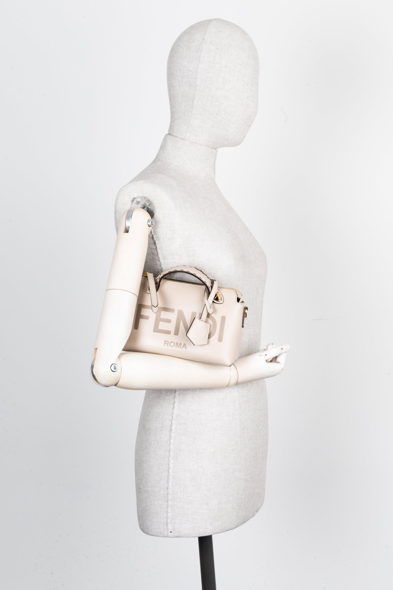 Luxury Fendi By The Way Small Bag Leather Beige