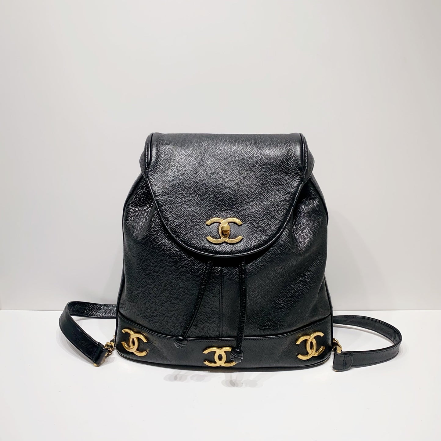No.2940-Chanel Vintage Caviar Triple CC Backpack