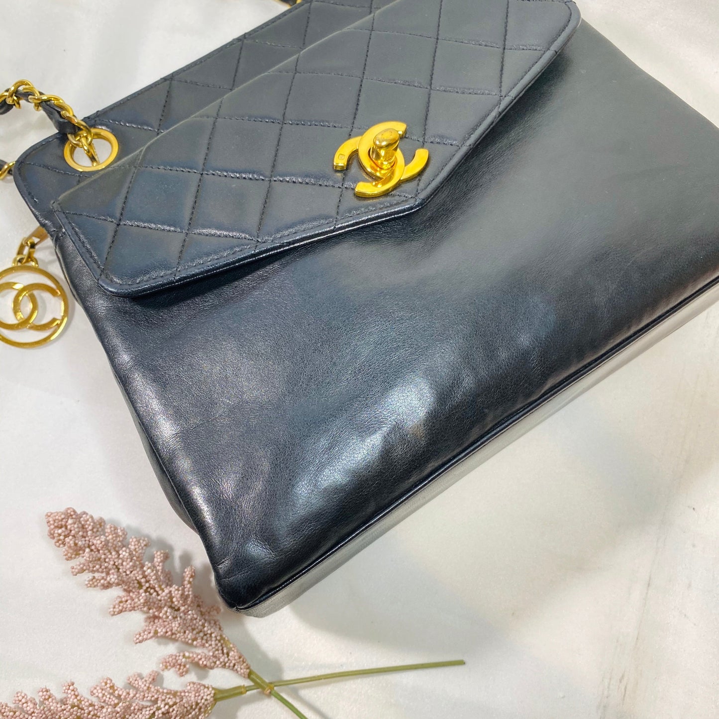 No.2261-Chanel Vintage Lambskin Shoulder Bag