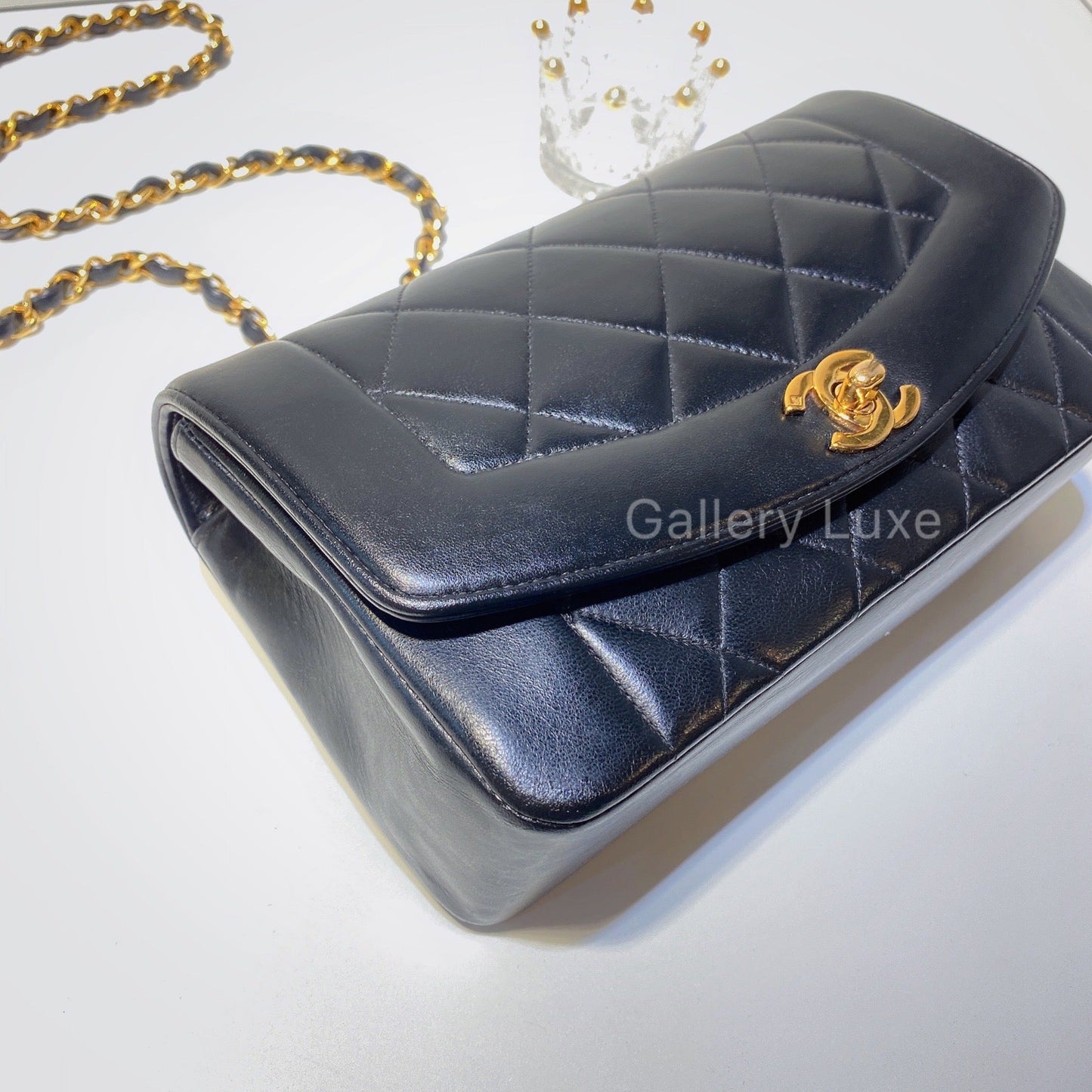 No.2777-Chanel Vintage Lambskin Diana Bag 22cm