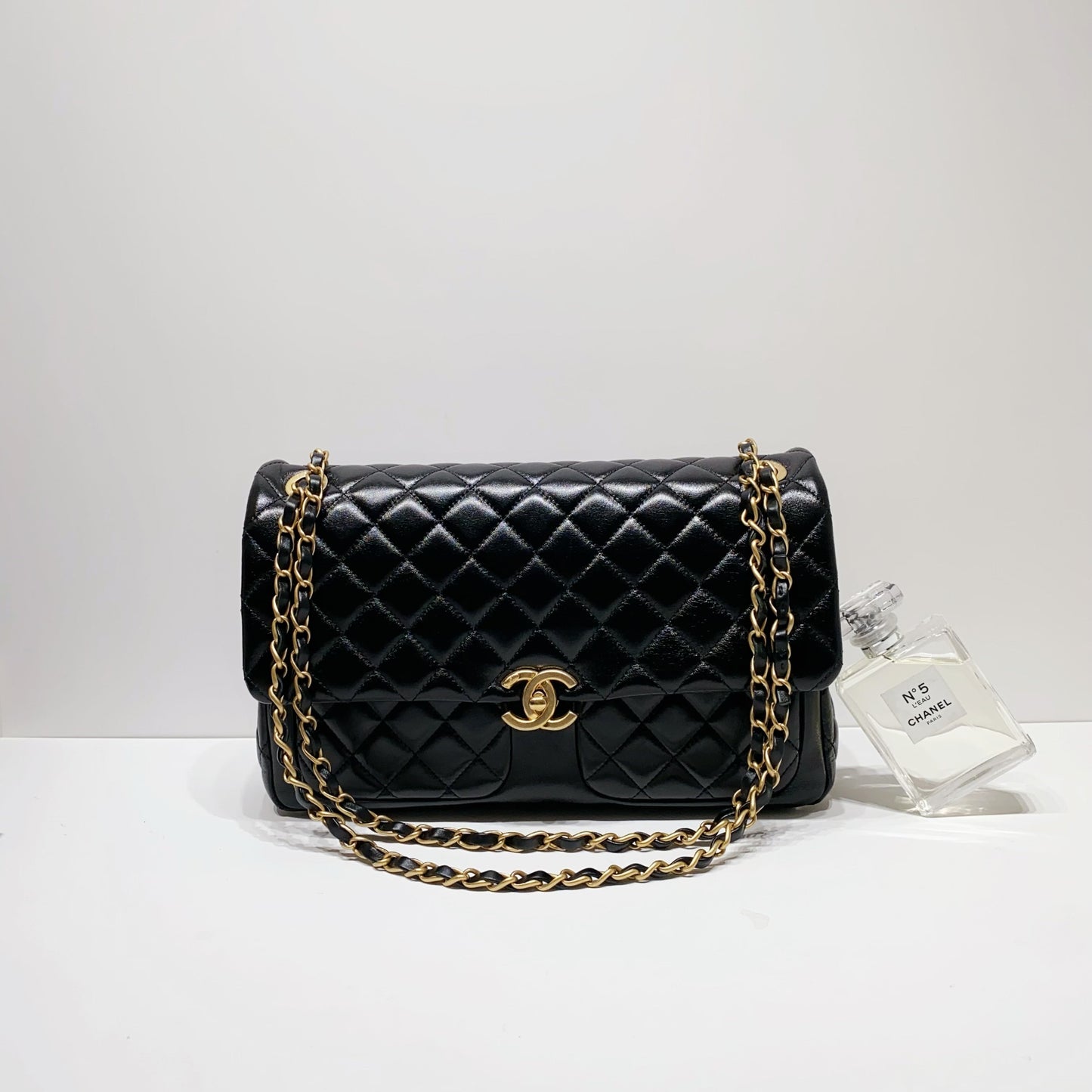 No.4106-Chanel Maxi Daily Friend Flap Bag