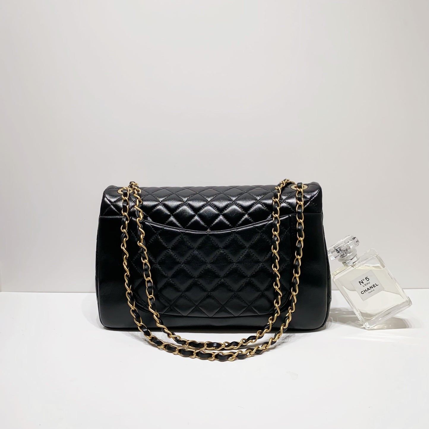 No.4106-Chanel Maxi Daily Friend Flap Bag