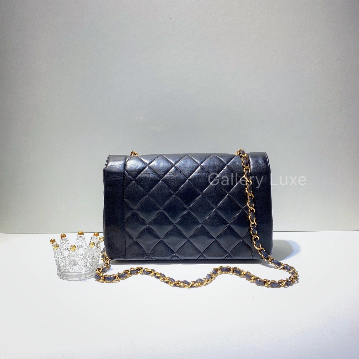 No.2784-Chanel Vintage Lambskin Diana Bag 25cm