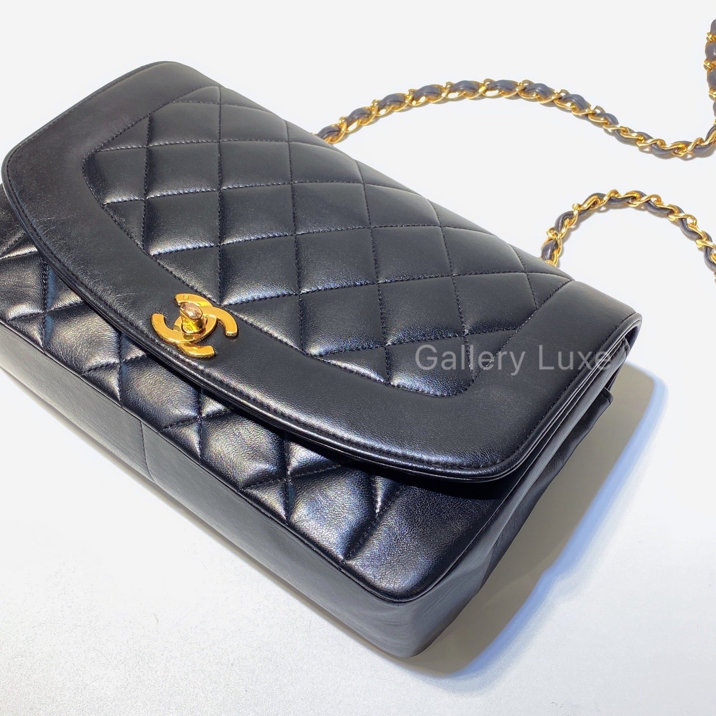 No.2784-Chanel Vintage Lambskin Diana Bag 25cm